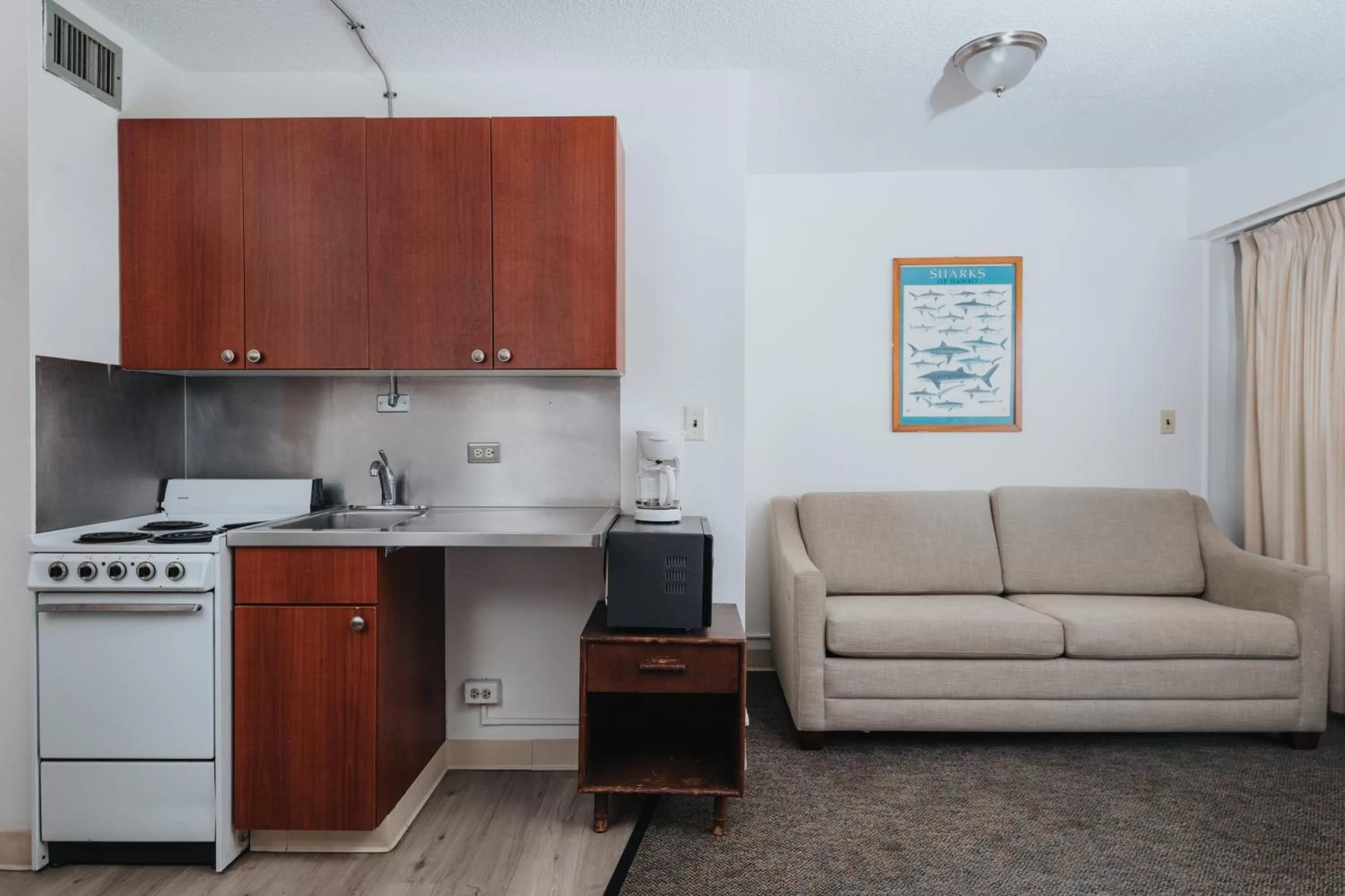 Kitchen or kitchenette in Royal Grove Waikiki