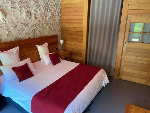 Bed in Casino Circus d'Allevard