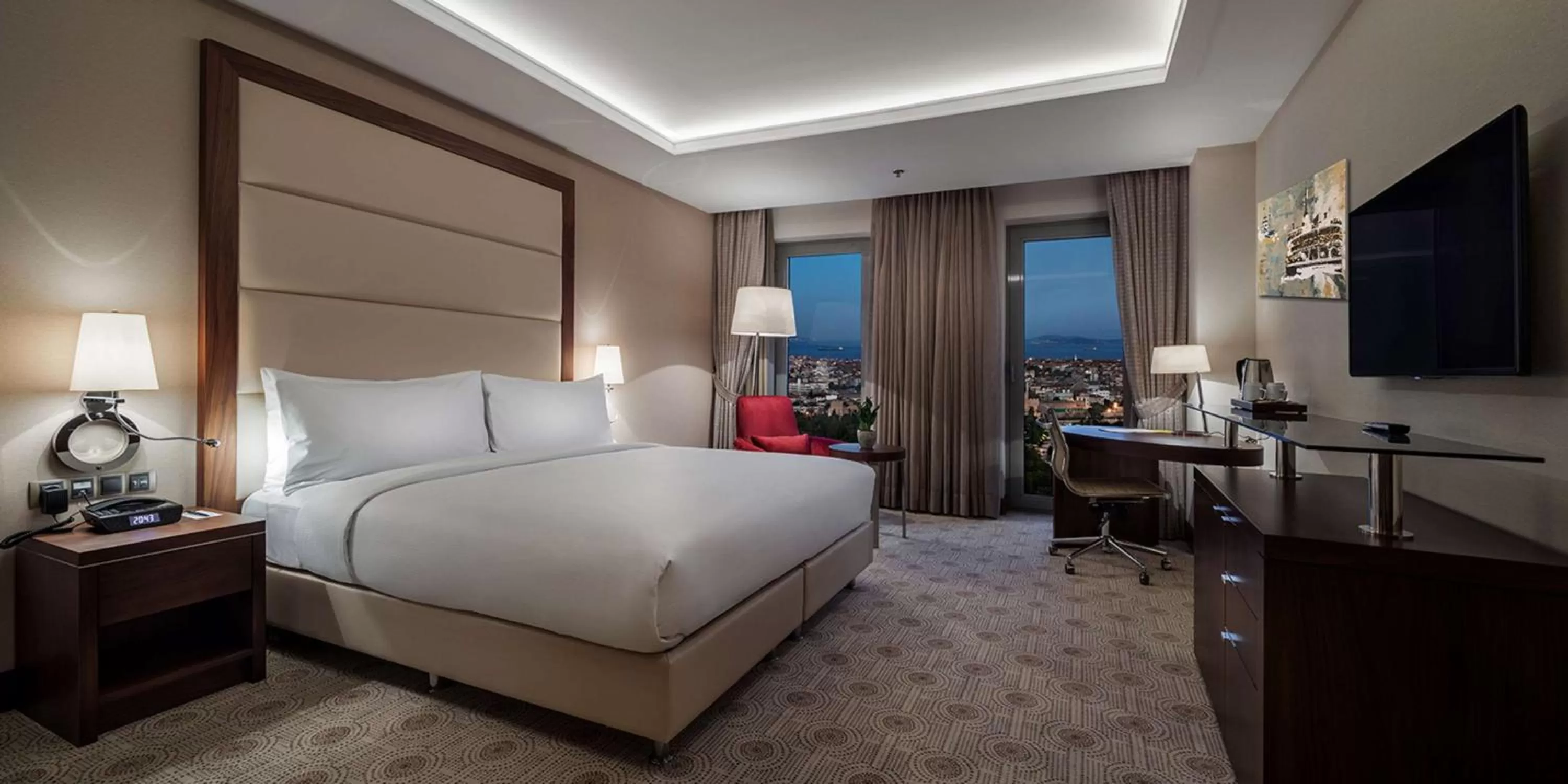 Bed in Doubletree By Hilton Istanbul Topkapi