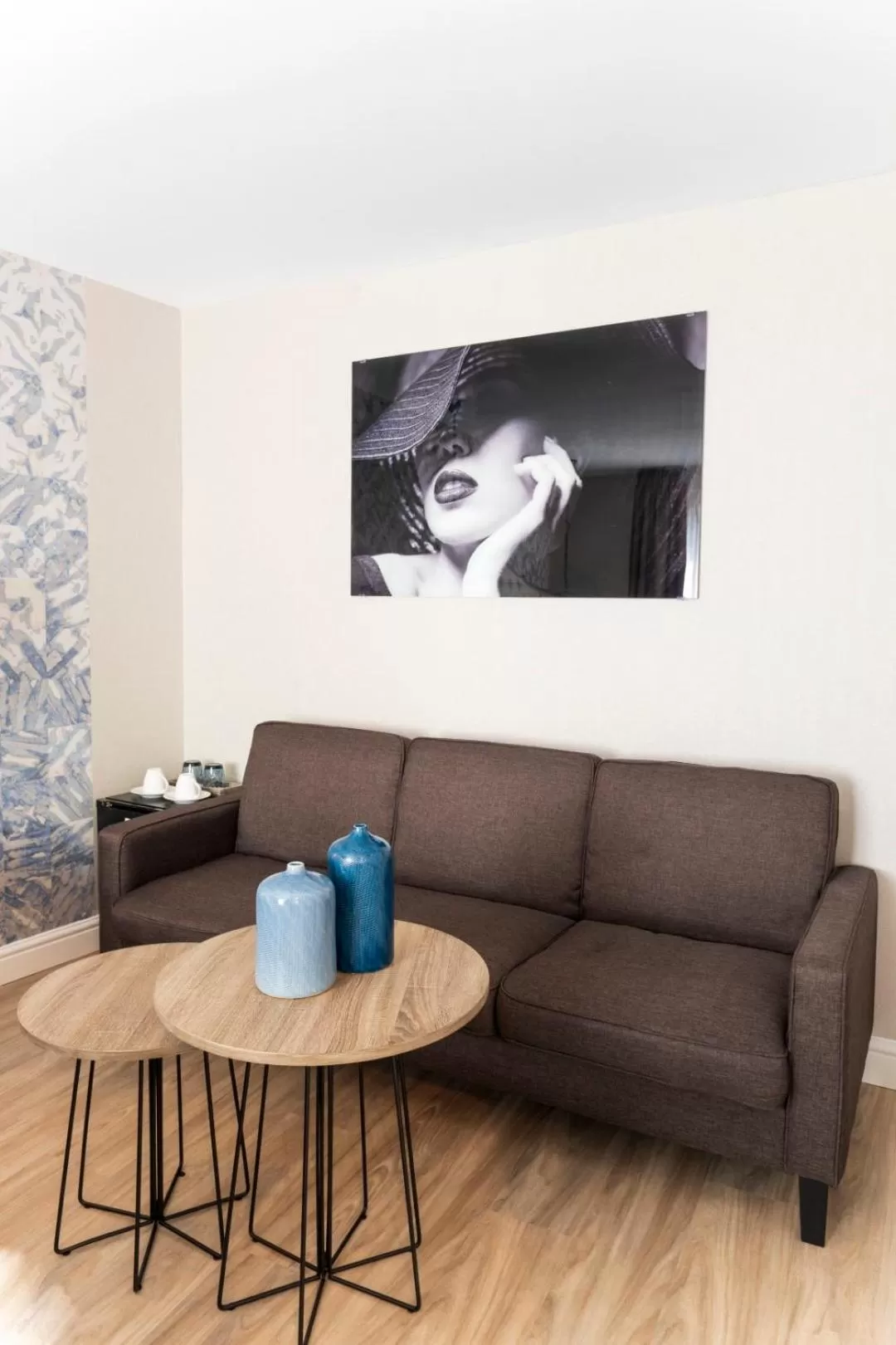 Seating area in Hotel Acacia