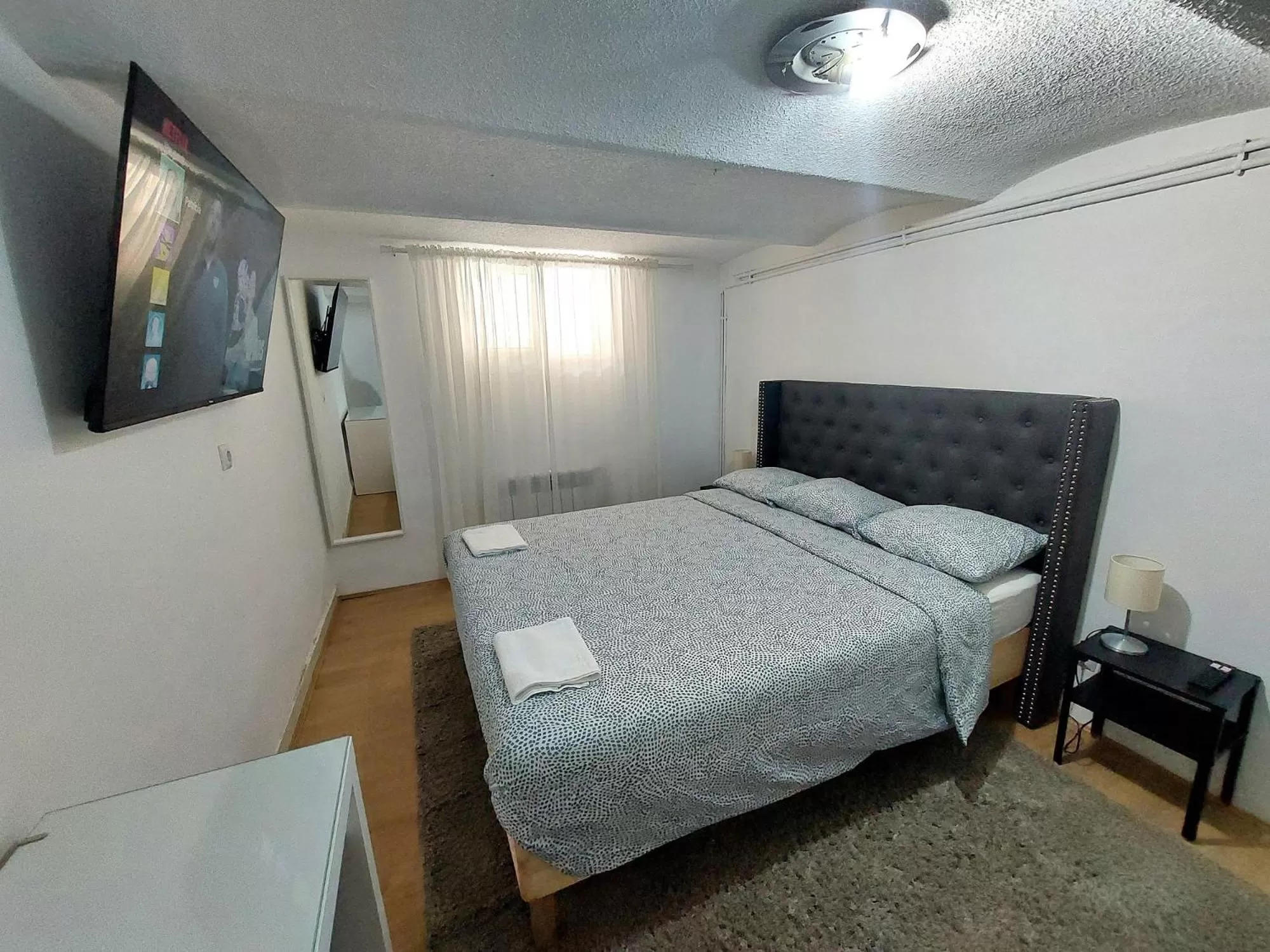 Bed in N1 Casa de Madrid - greenpeace line