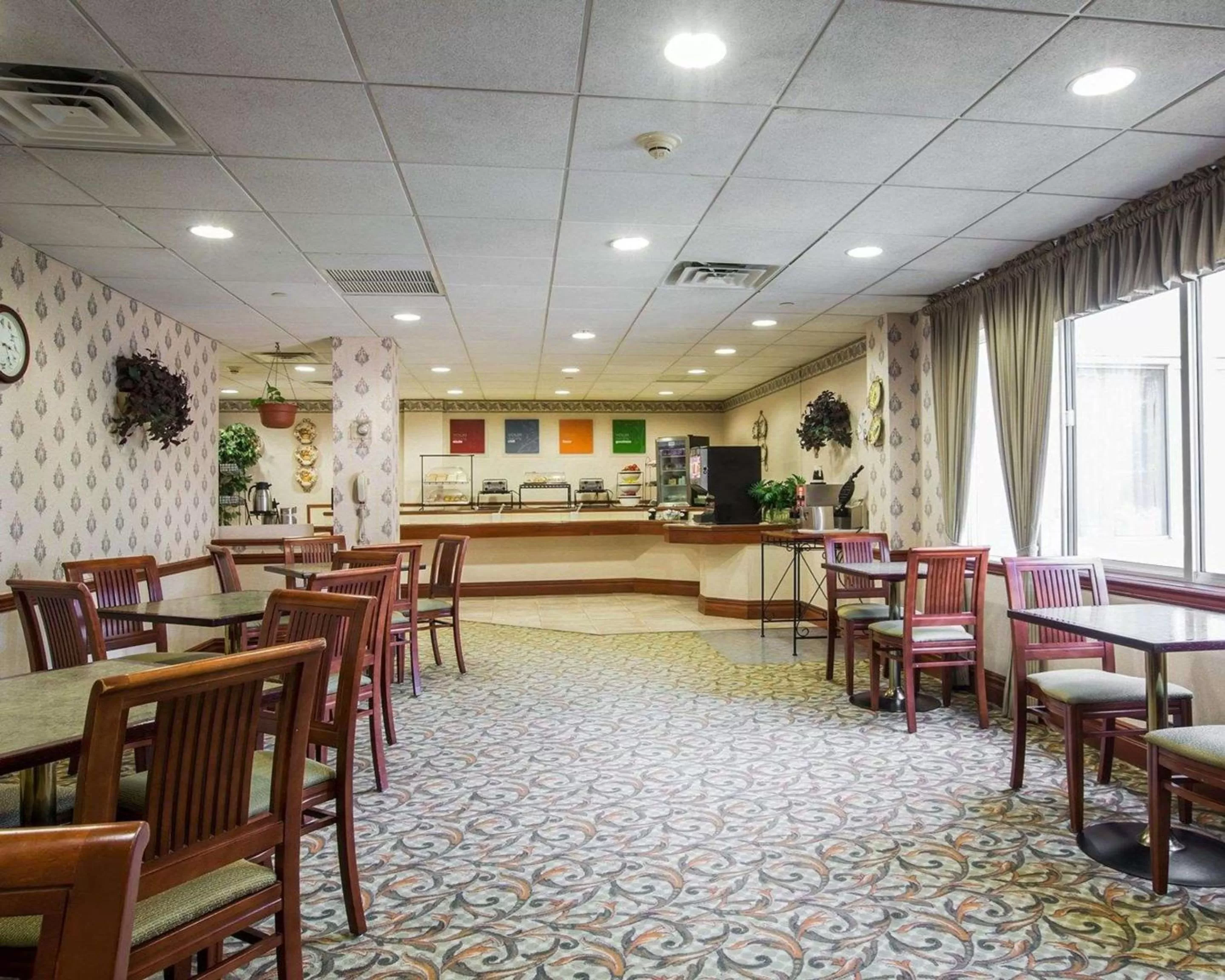 Restaurant/places to eat in Comfort Inn & Suites Hawthorne