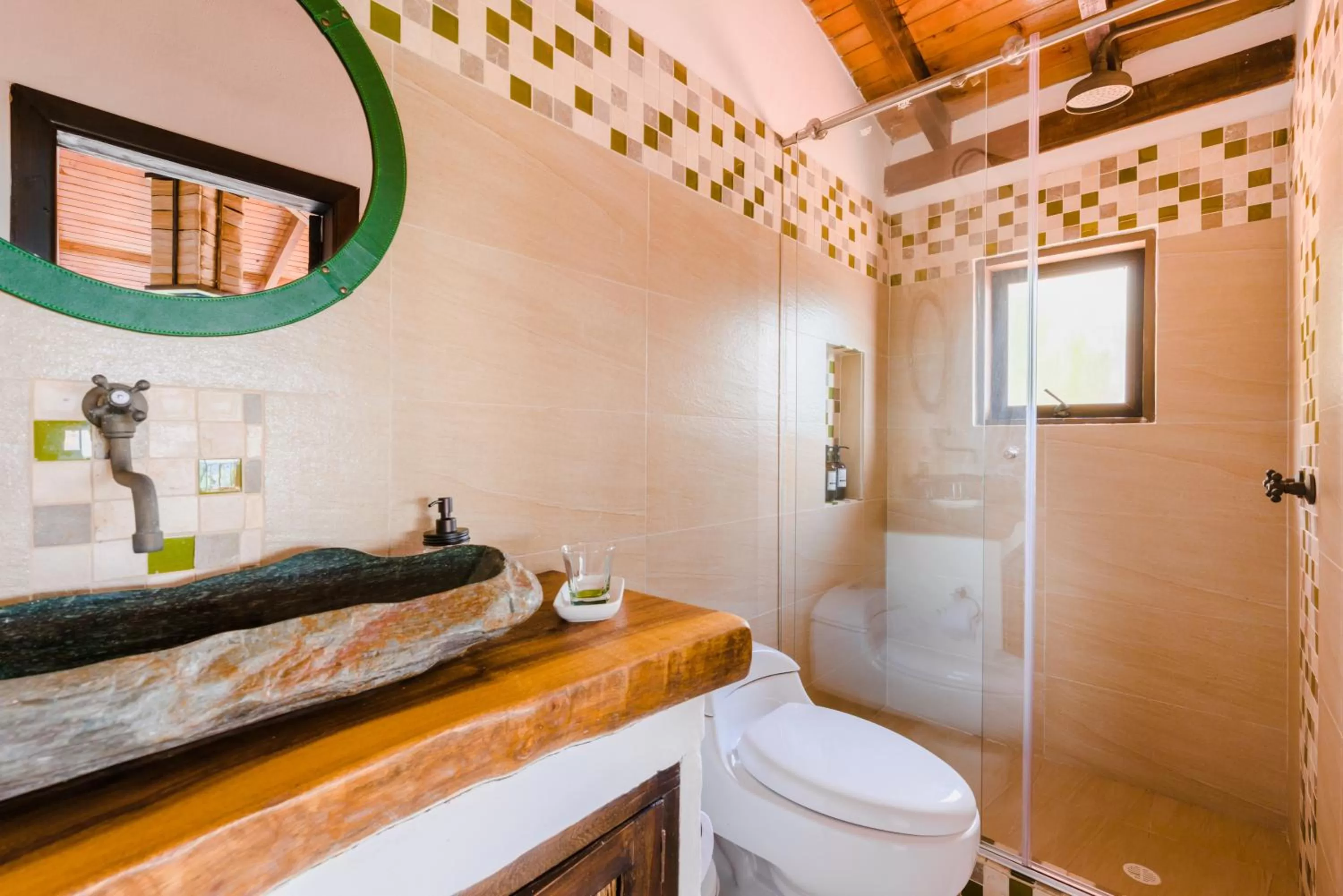 Toilet in Hotel Kawa Mountain Retreat