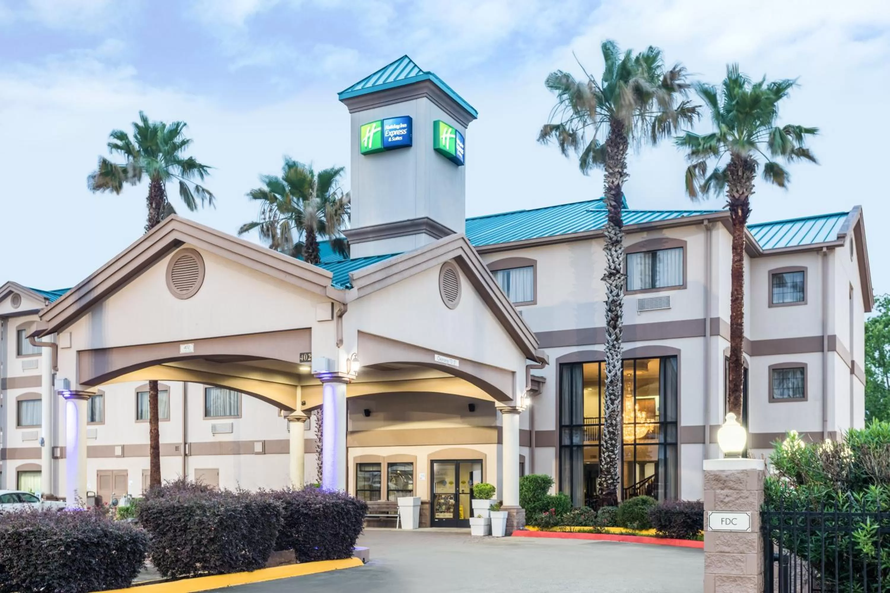 Property building in Holiday Inn Express Hotel and Suites Lake Charles by IHG