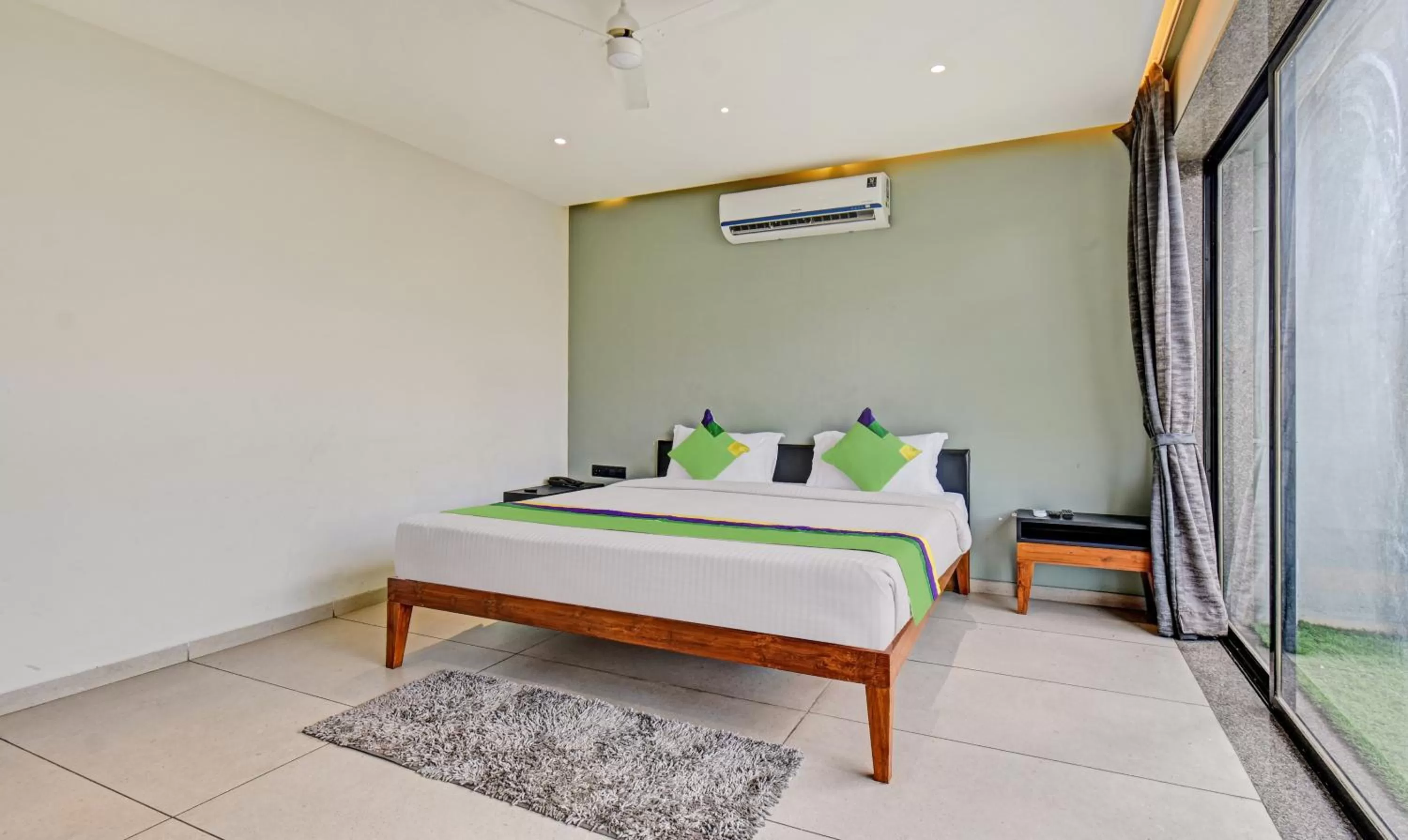 Bedroom, Bed in Treebo Aroma Executive