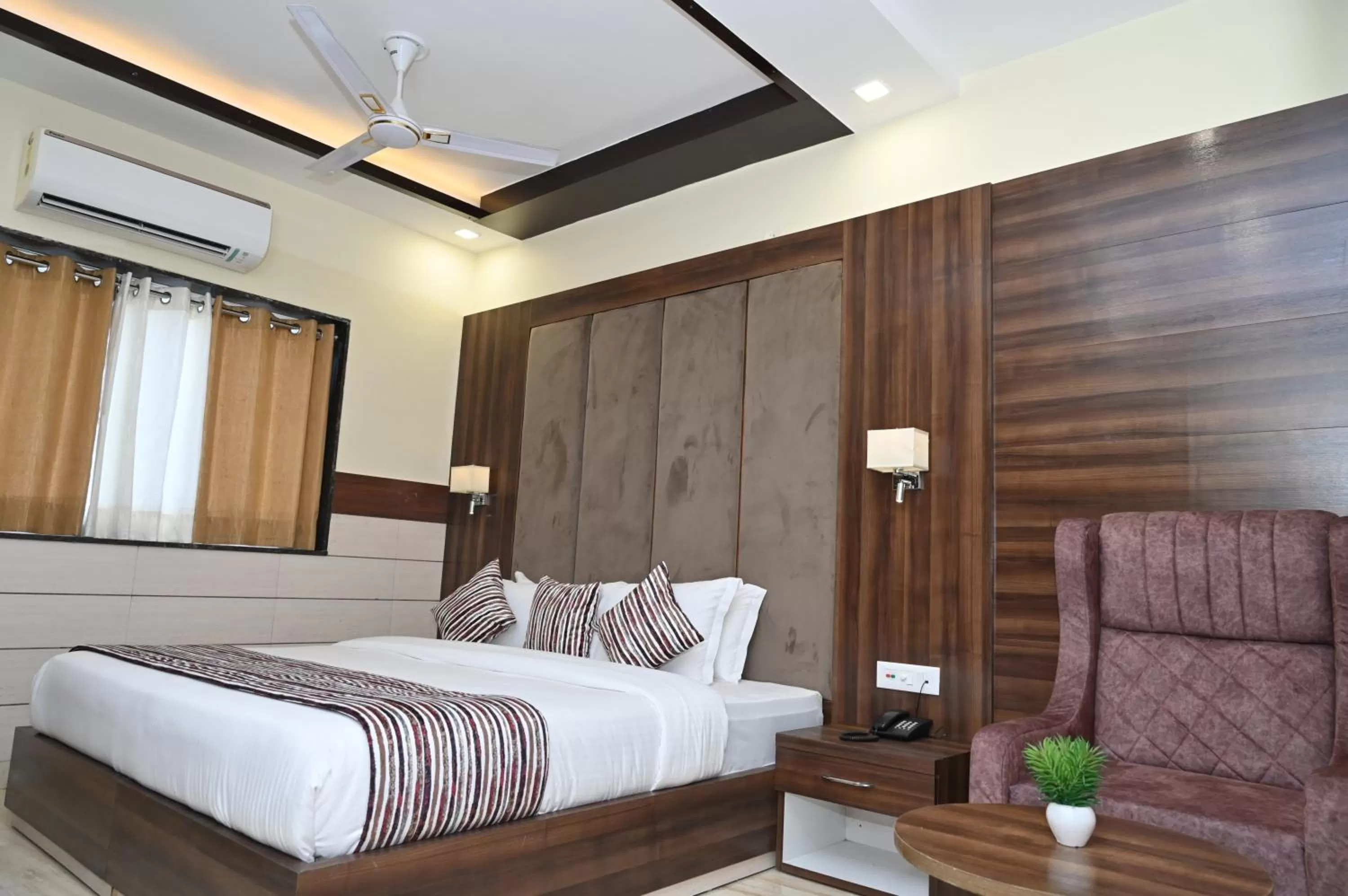 Bed in Hotel Vasdaa Grand