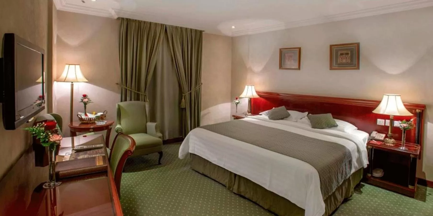 Photo of the whole room, Bed in Crowne Plaza Riyadh Palace by IHG