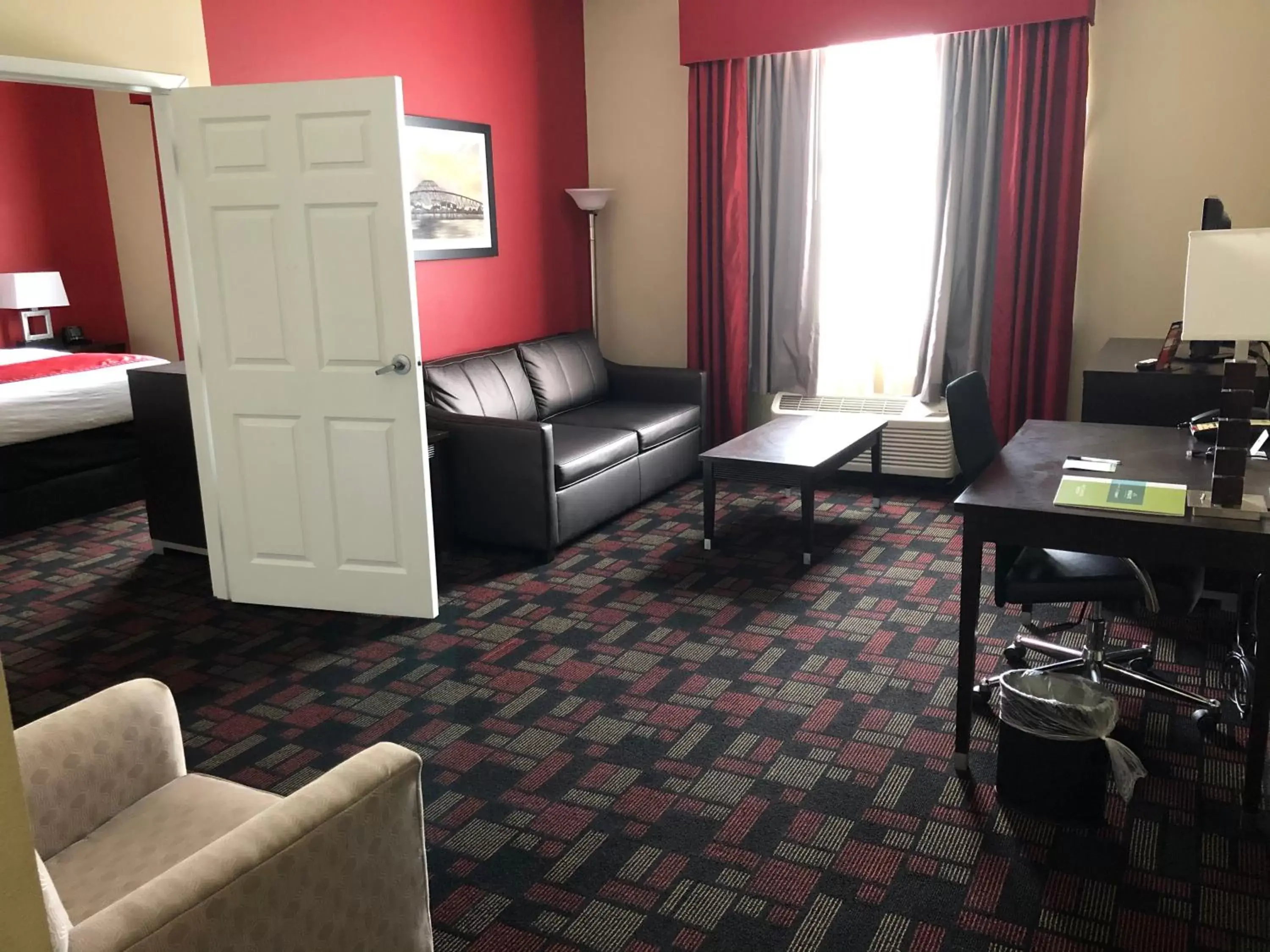 1 King Bed 1 Bedroom, Presidential Mobility Accessible Suite, Non-Smoking in Wingate by Wyndham Lake Charles Casino Area 1 King Bed 1 Bedroom, Presidential Mobility Accessible Suite, Non-Smoking in Wingate by Wyndham Lake Charles Casino Area