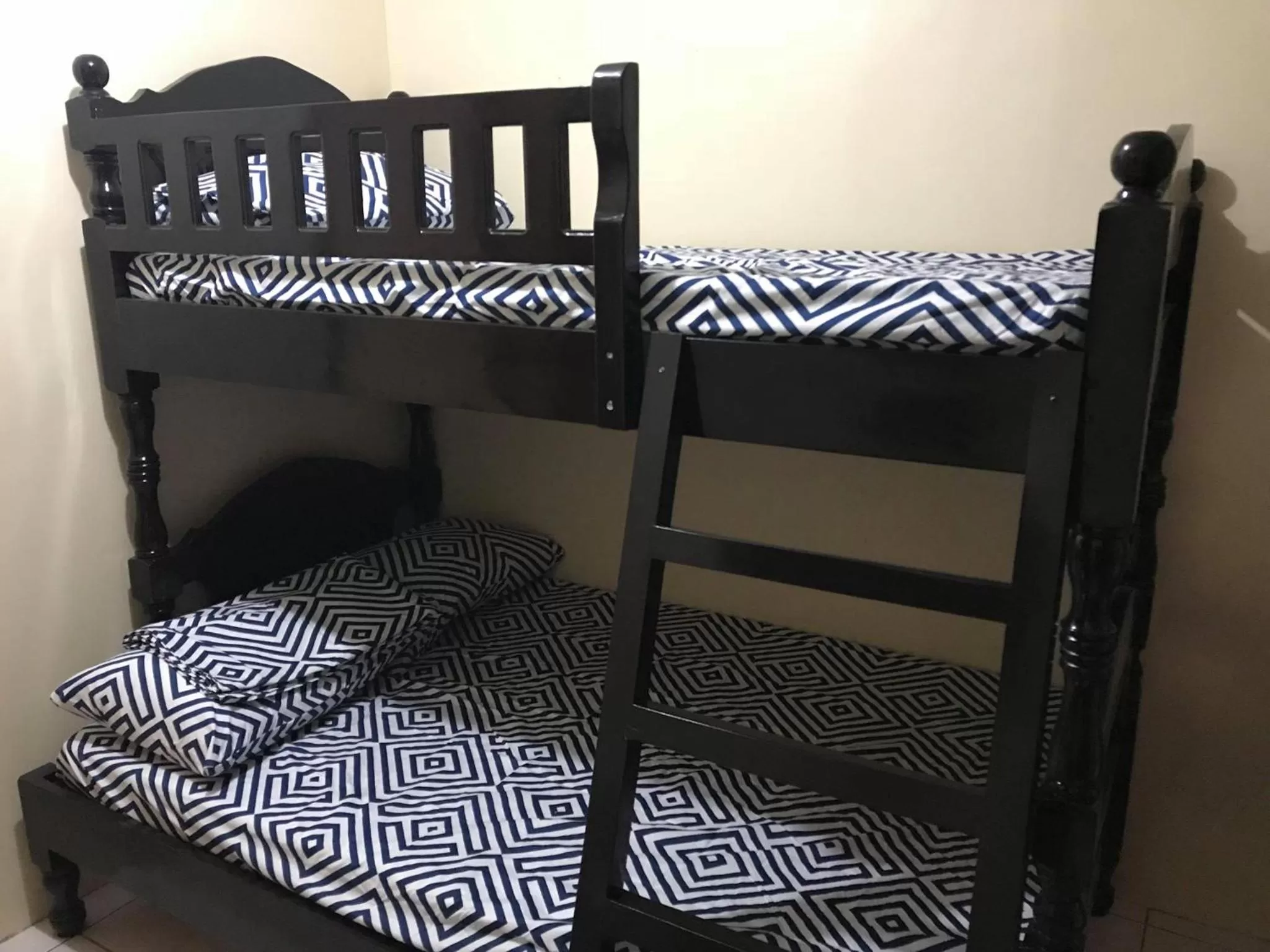 Bed in RV3 TRANSIENT HOUSE