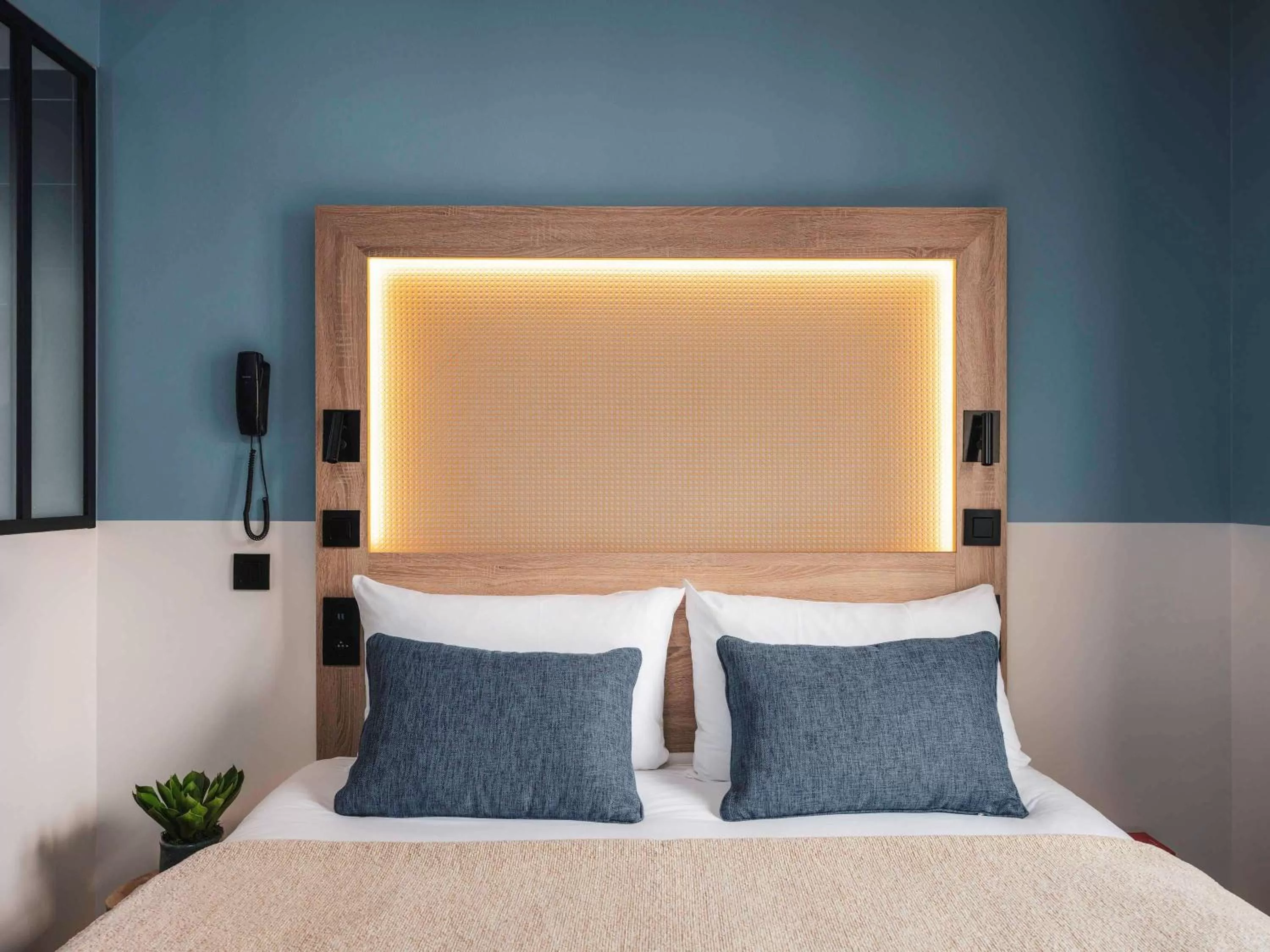 Photo of the whole room, Bed in ibis Styles Paris Montmartre Nord