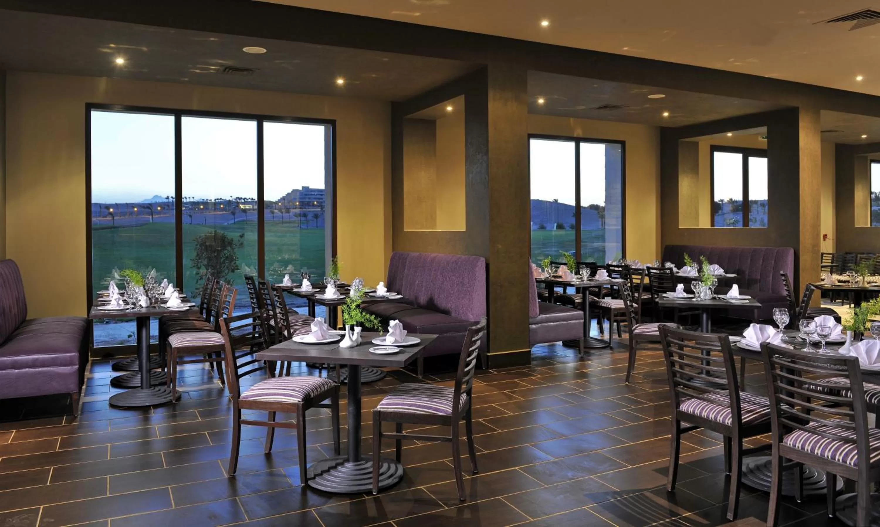 Restaurant/places to eat in JAZ Neo Saraya Palms