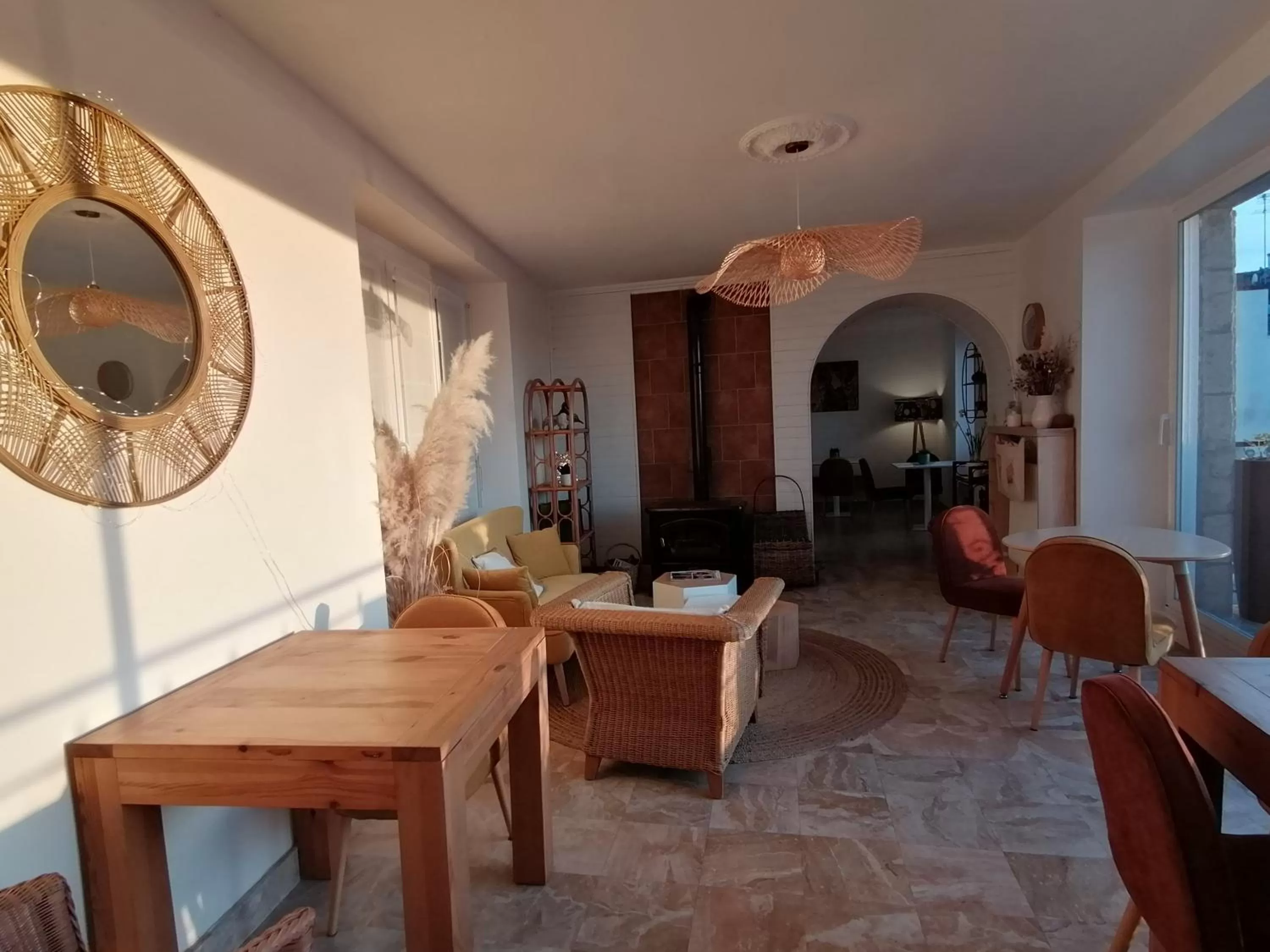 Restaurant/Places to Eat in La bulle d'Etel, chambres & spa