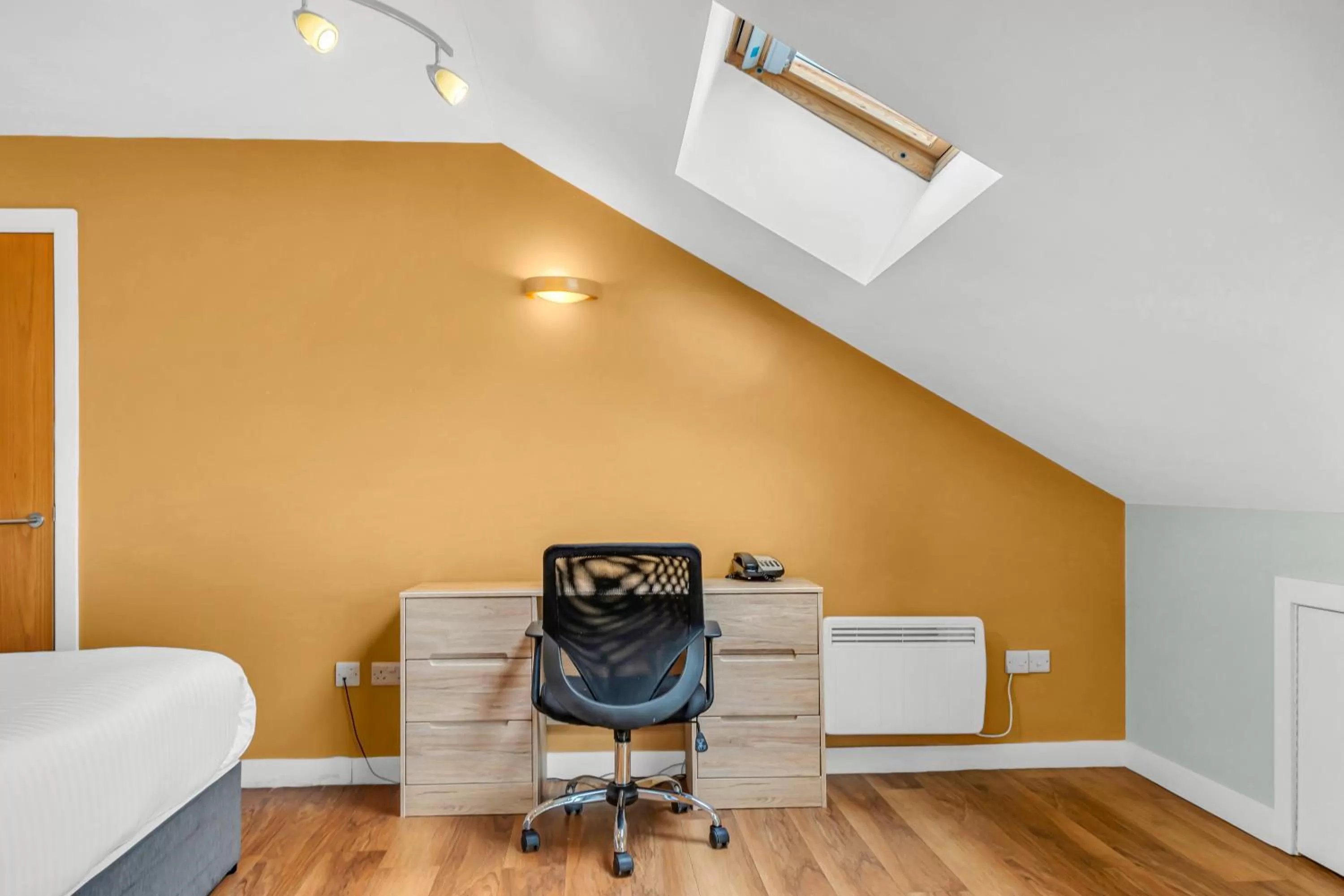 Living room in Roomzzz Leeds Headingley