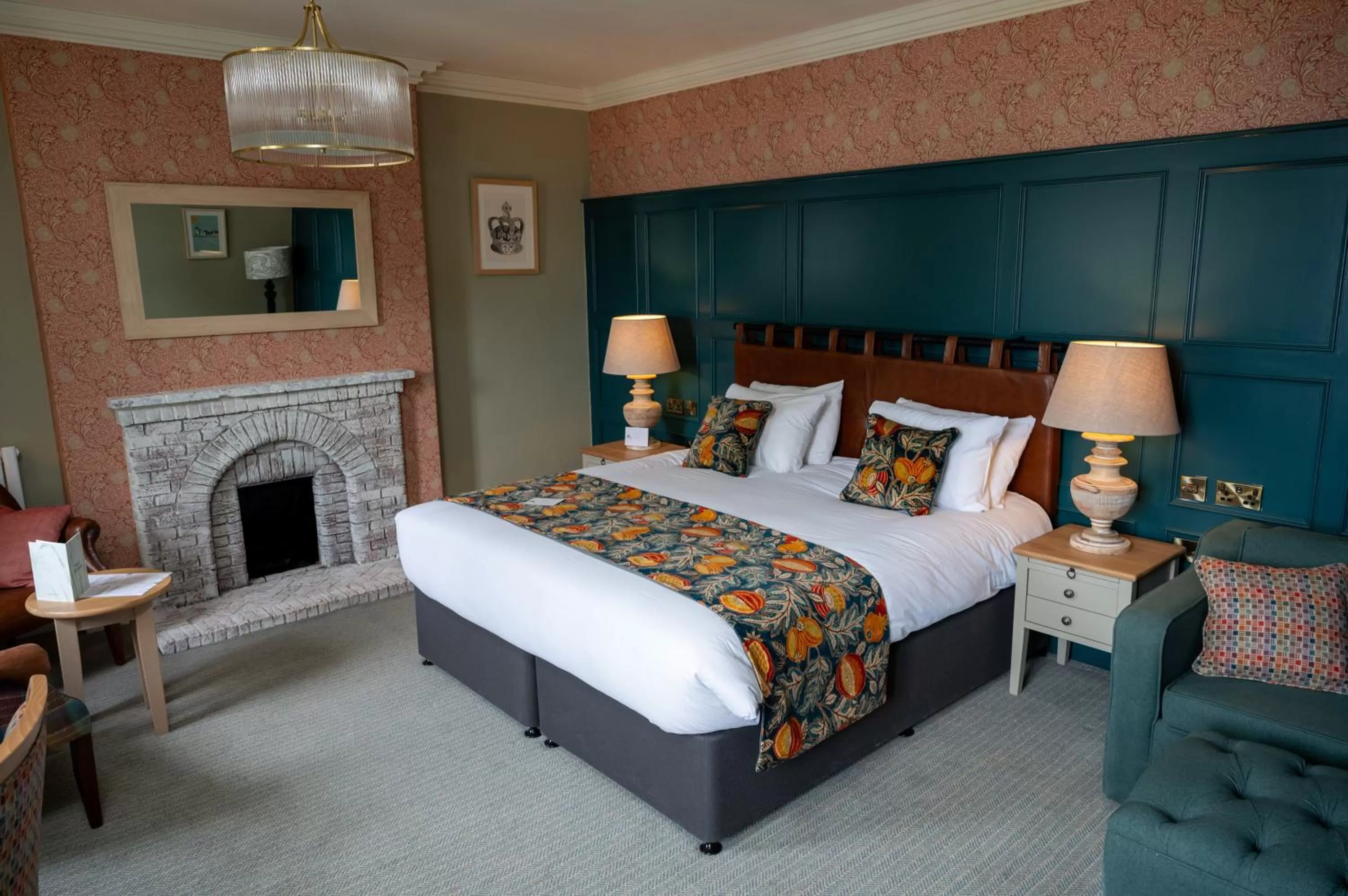 Bed in The Royal Inn by Chef & Brewer Collection