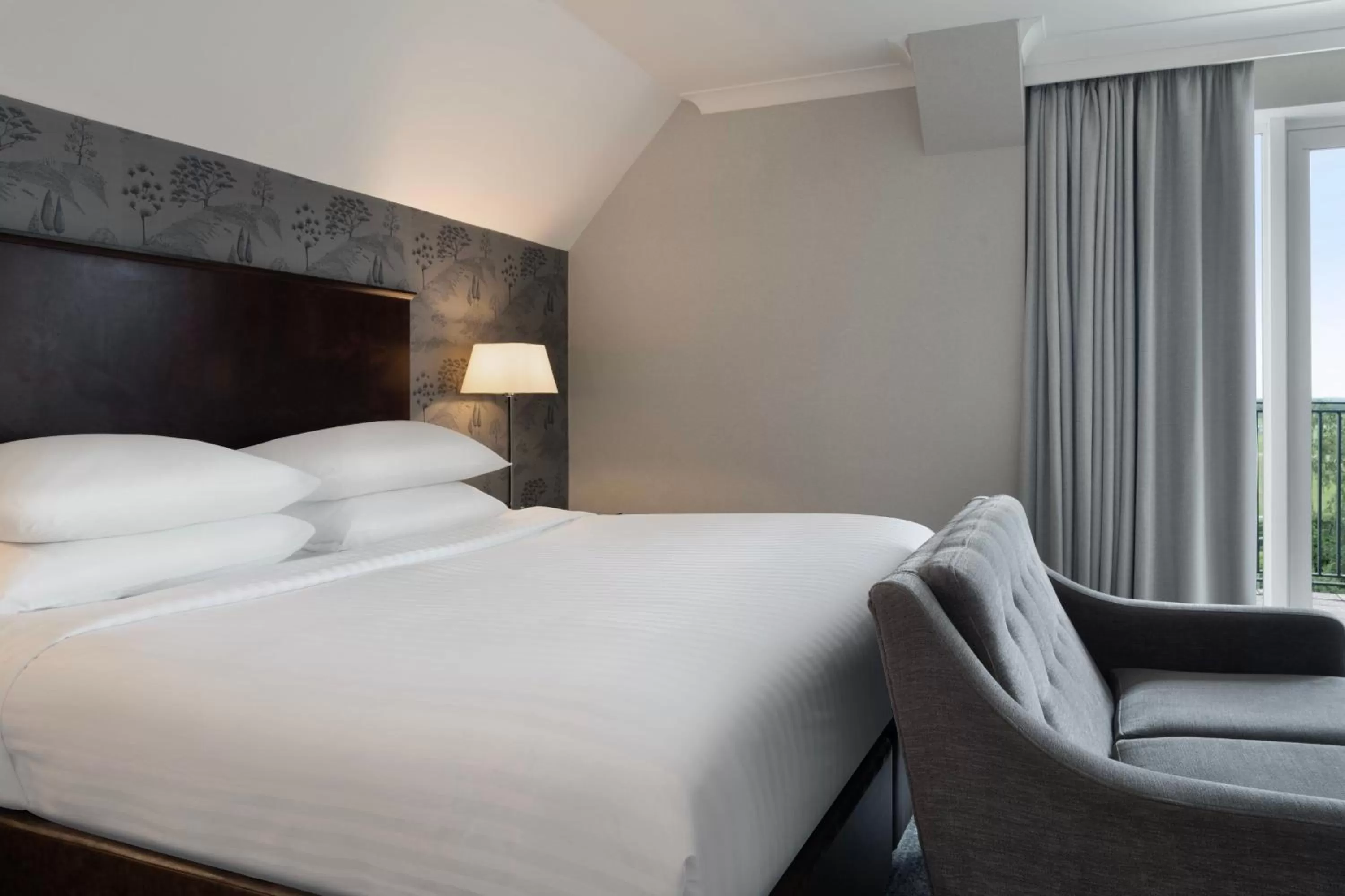 Photo of the whole room, Bed in Delta Hotels by Marriott York