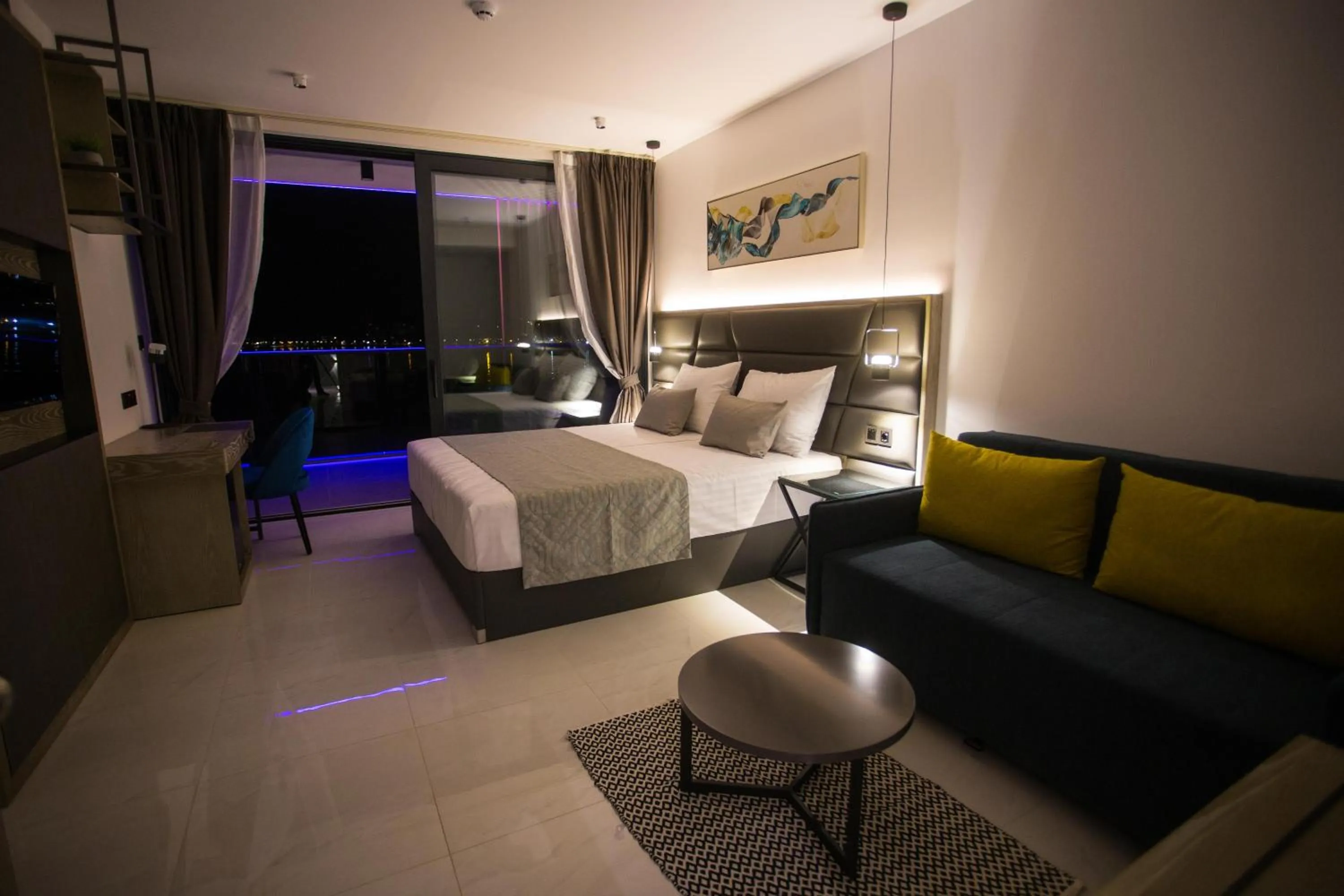 Night, Bed in LIBERTY PLAZA