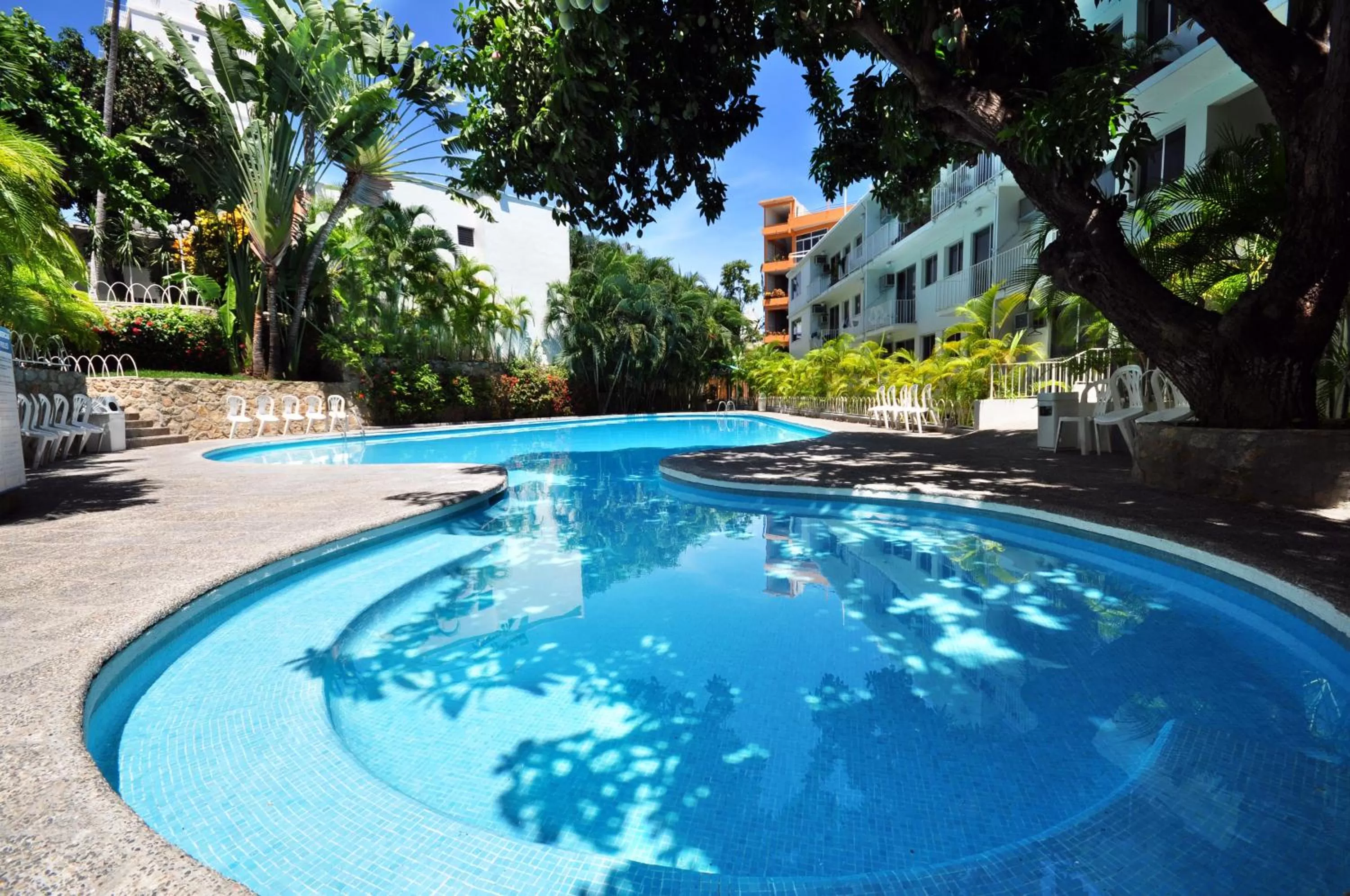 Swimming pool in Alba Suites Acapulco