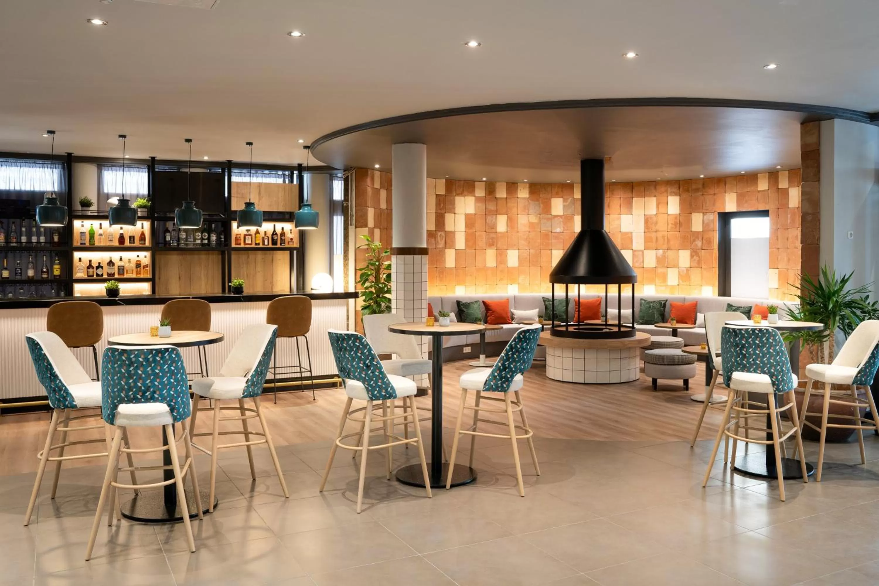 Lounge or bar in Hotel München City Center affiliated by Meliá