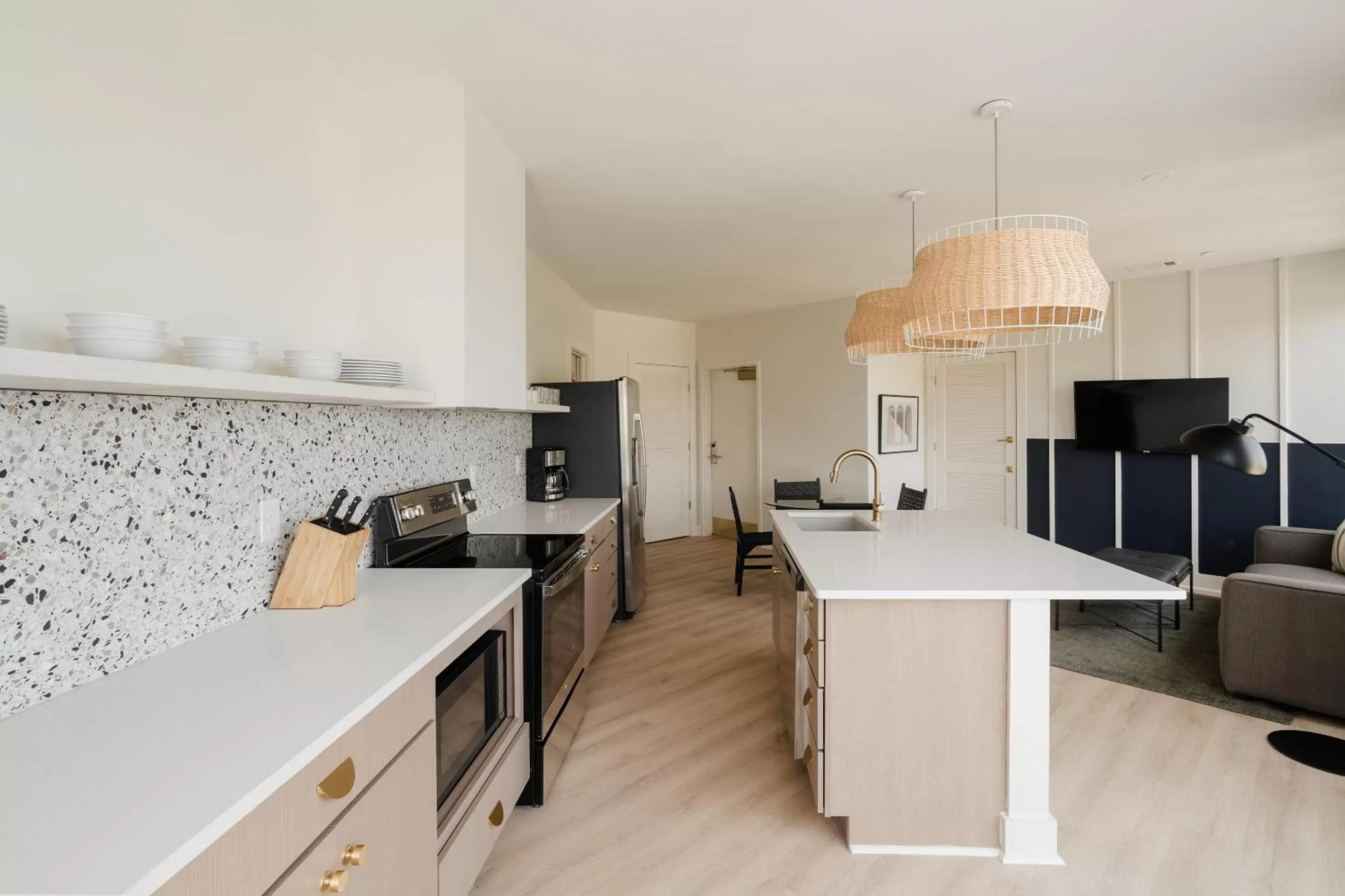 Living room, Kitchen/Kitchenette in Sonder The Hideaway