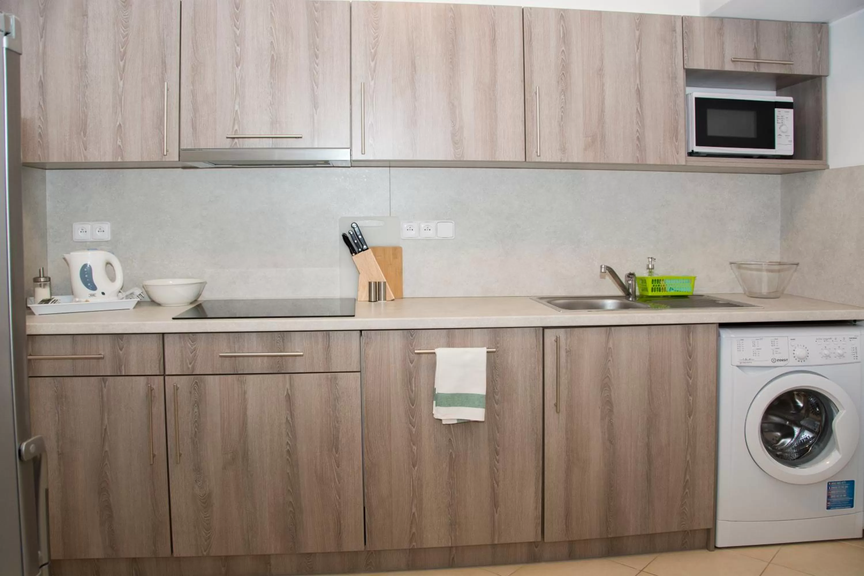 Kitchen or kitchenette in Limes Apartments