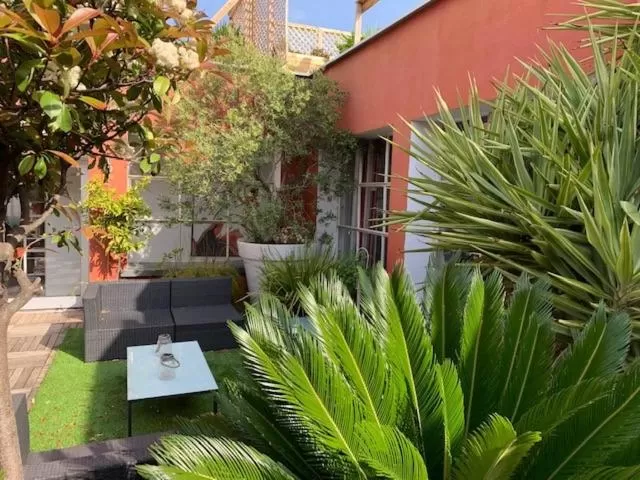 Patio in Le Patio Père Pigne Guestroom