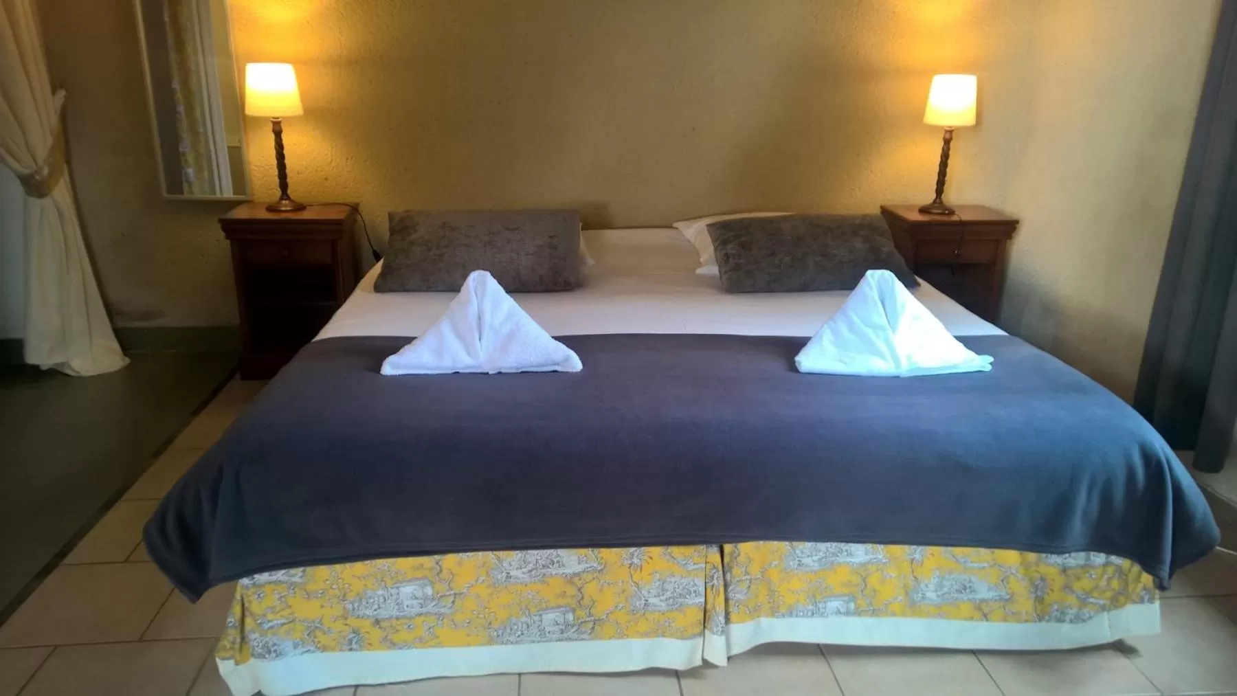 Bedroom, Bed in Anjou Golf and Country Club