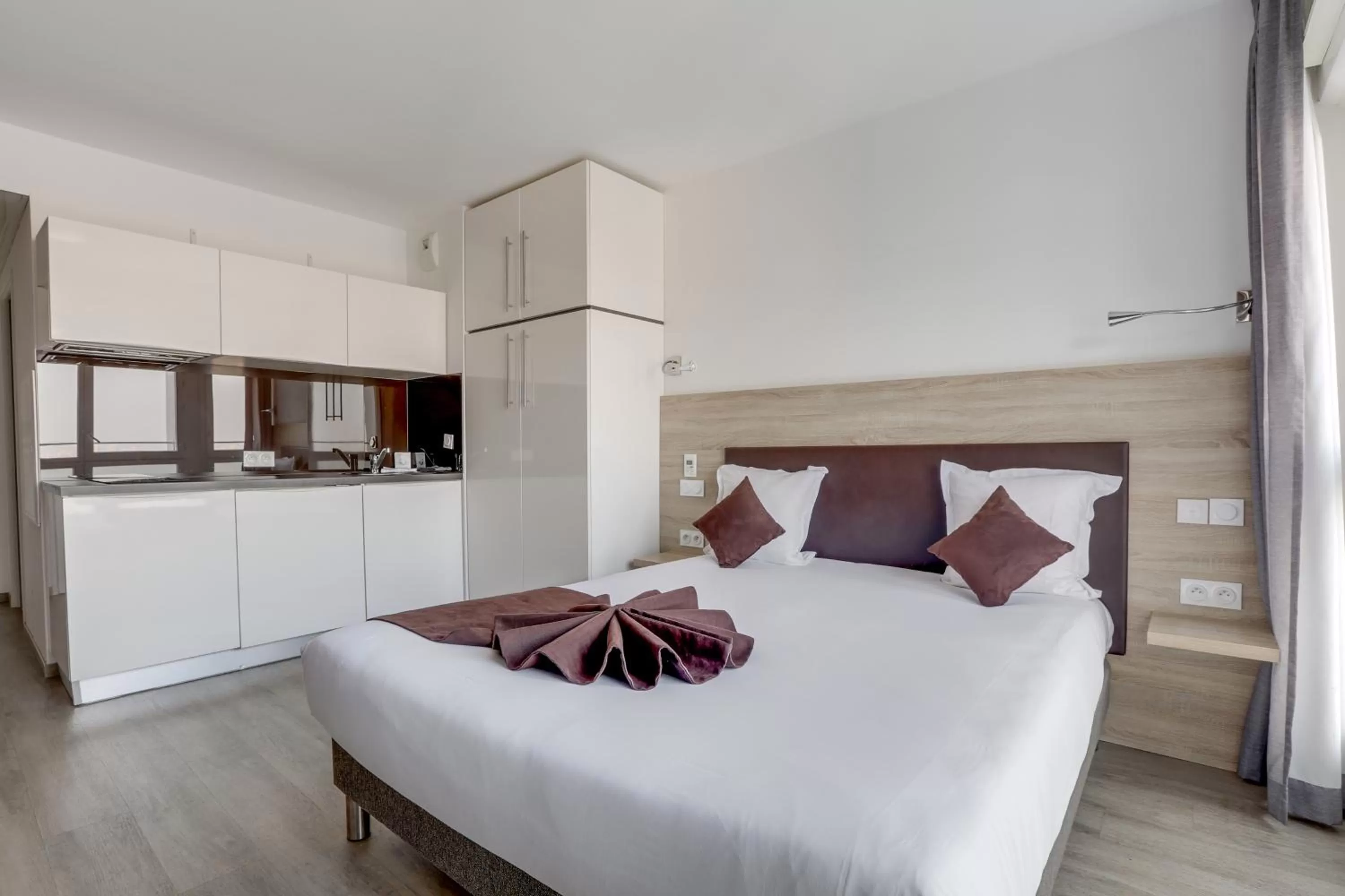 Bed in All Suites Appart Hôtel - Choisy-le-Roi