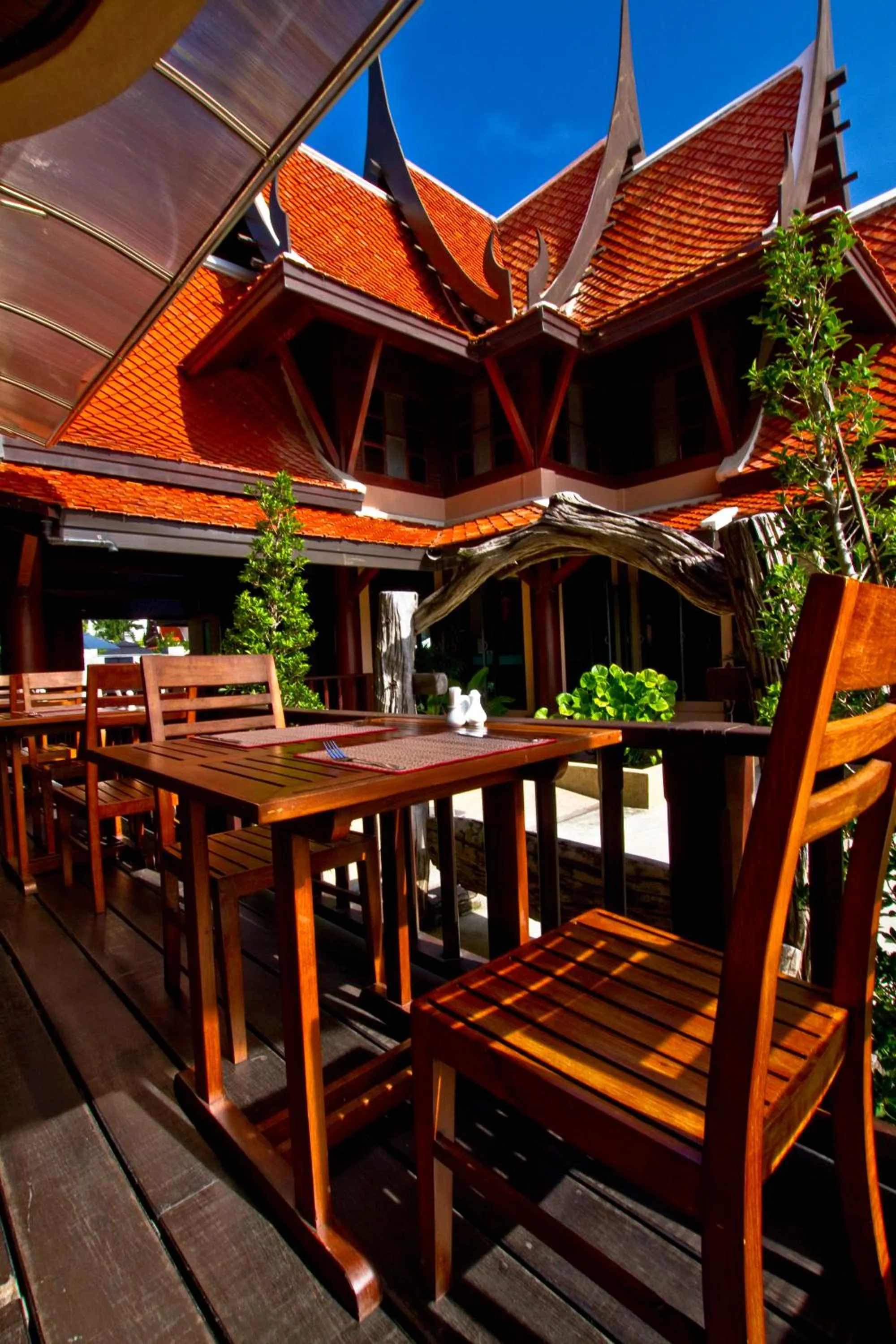 Restaurant/places to eat in Nipa Resort, Patong Beach