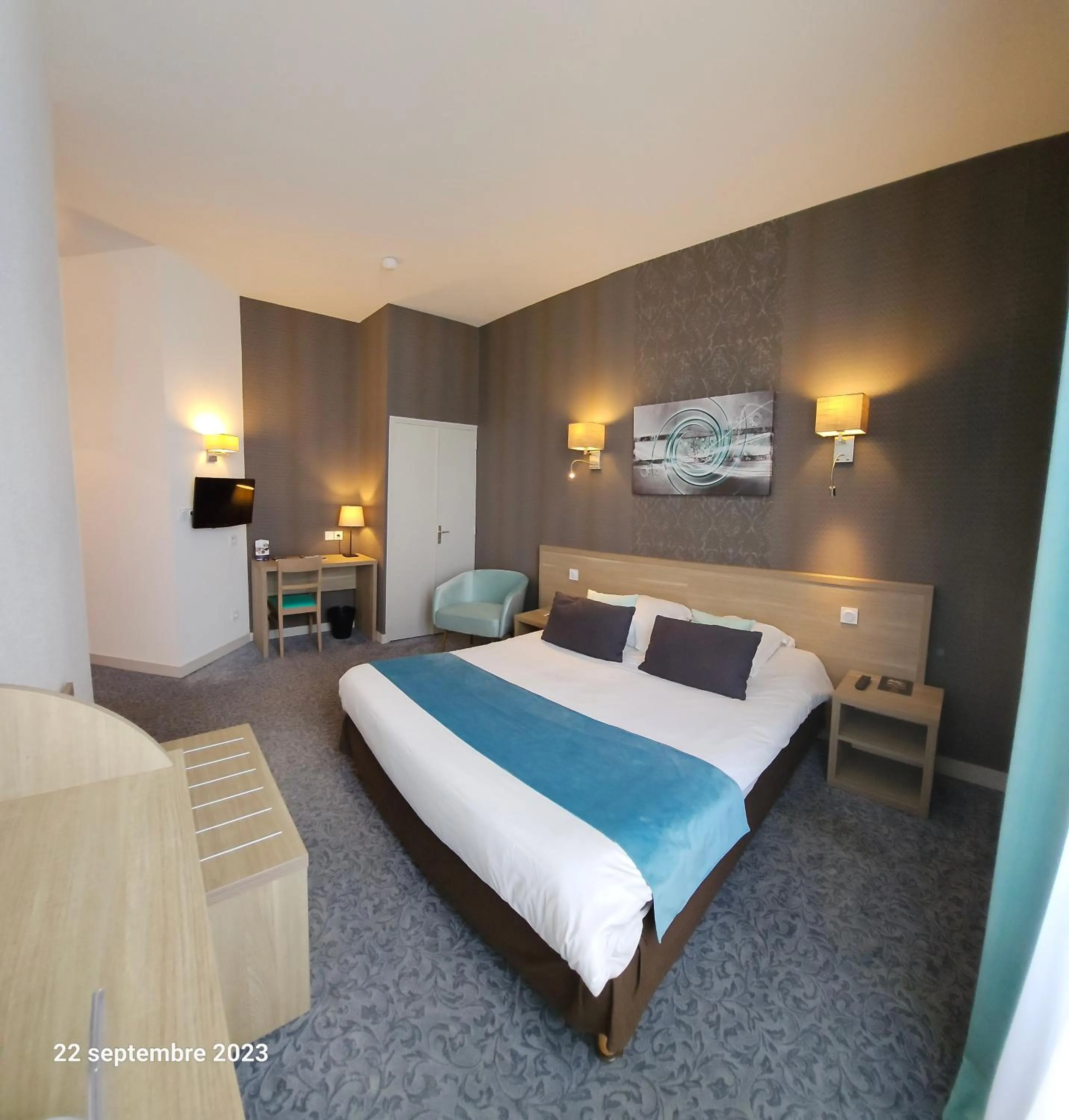 Decorative detail, Bed in Hôtel Le Rohan Charme et Caractère