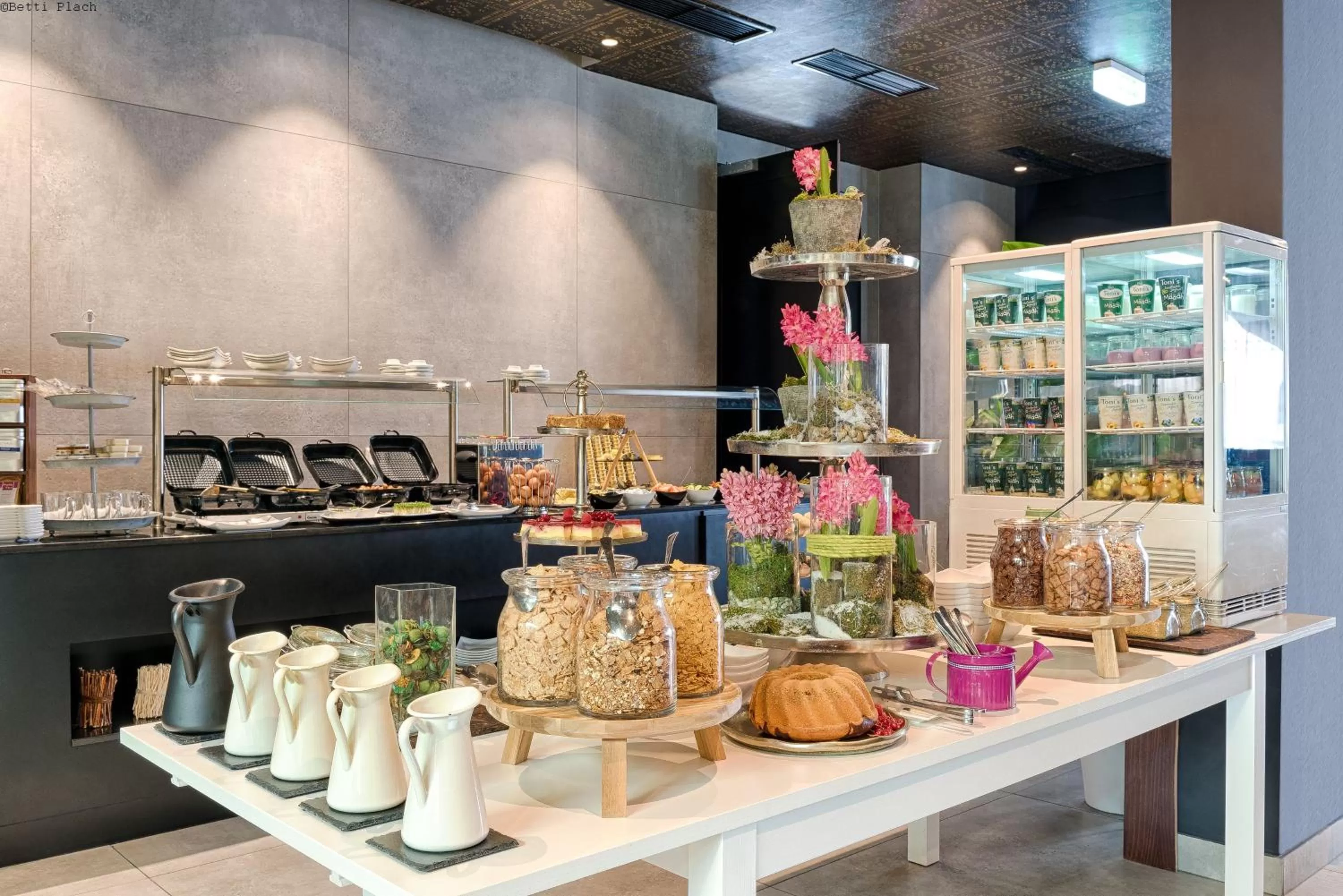 Restaurant/places to eat in Mercure Hotel Raphael Wien