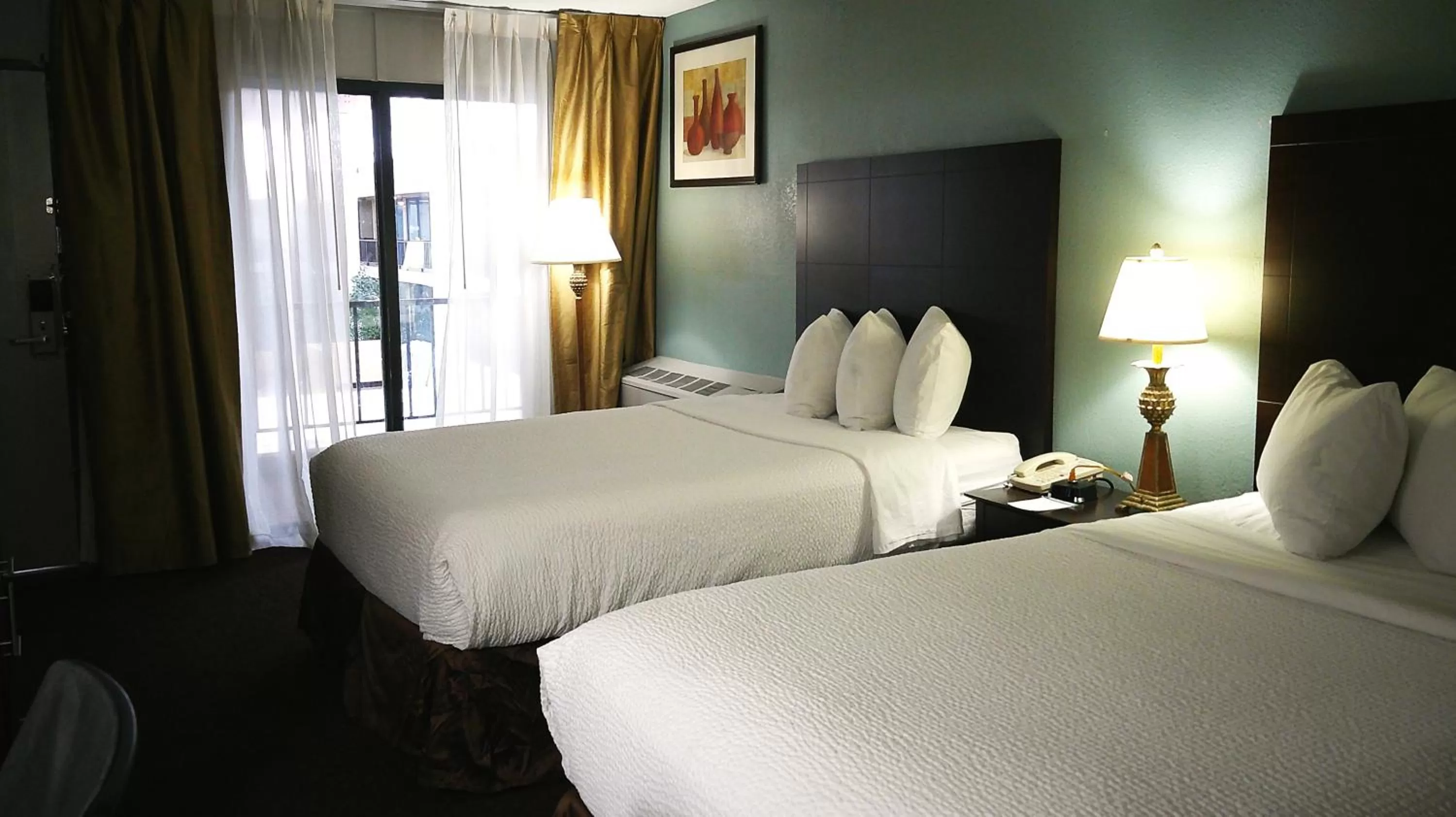 Bed in Wyndham Garden Detroit Metro Airport