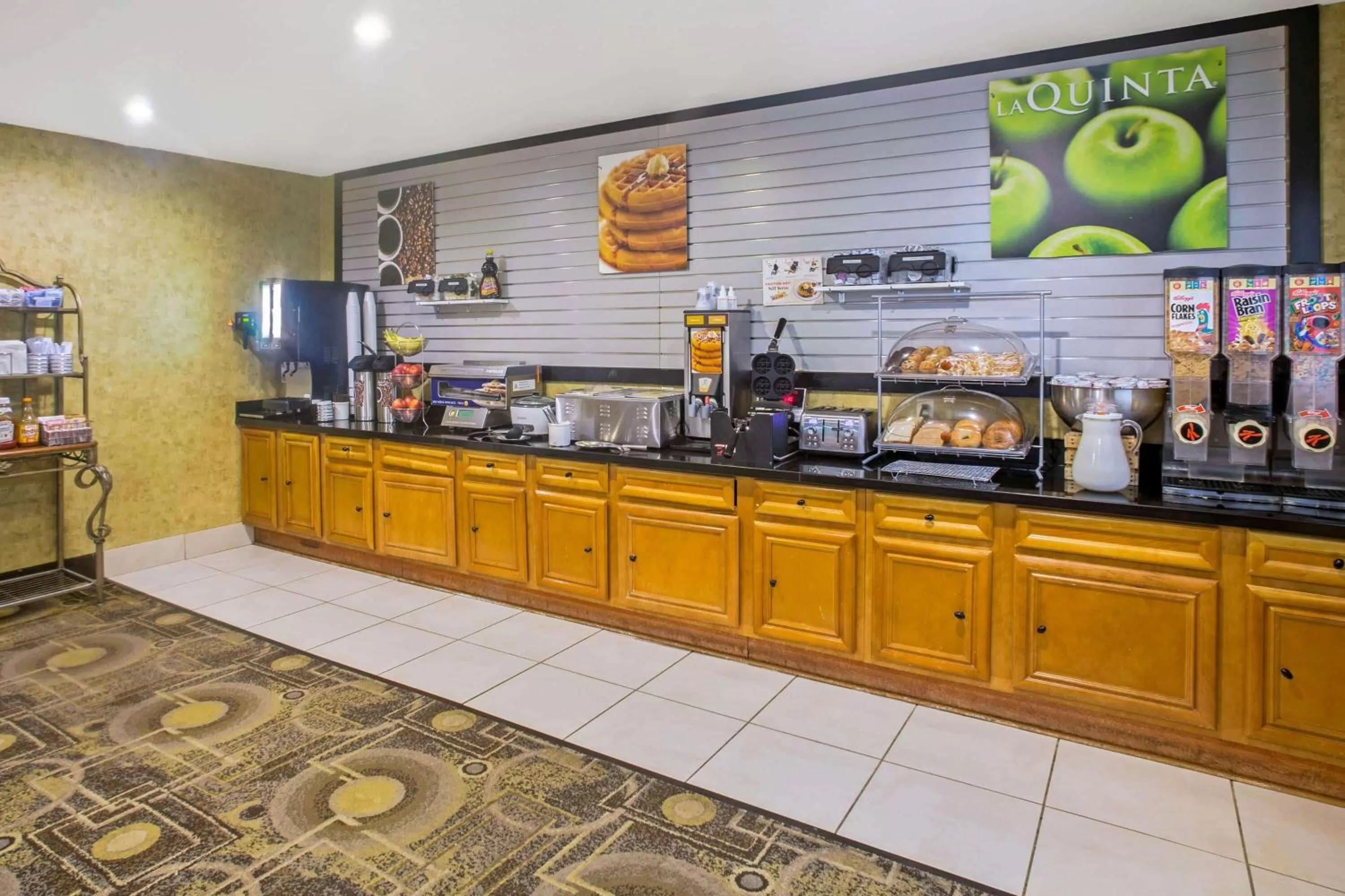 Restaurant/places to eat in La Quinta by Wyndham Fort Smith