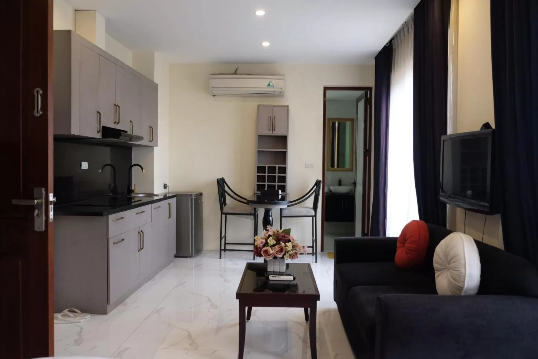 Aisha HOTELS and APARTMENTS