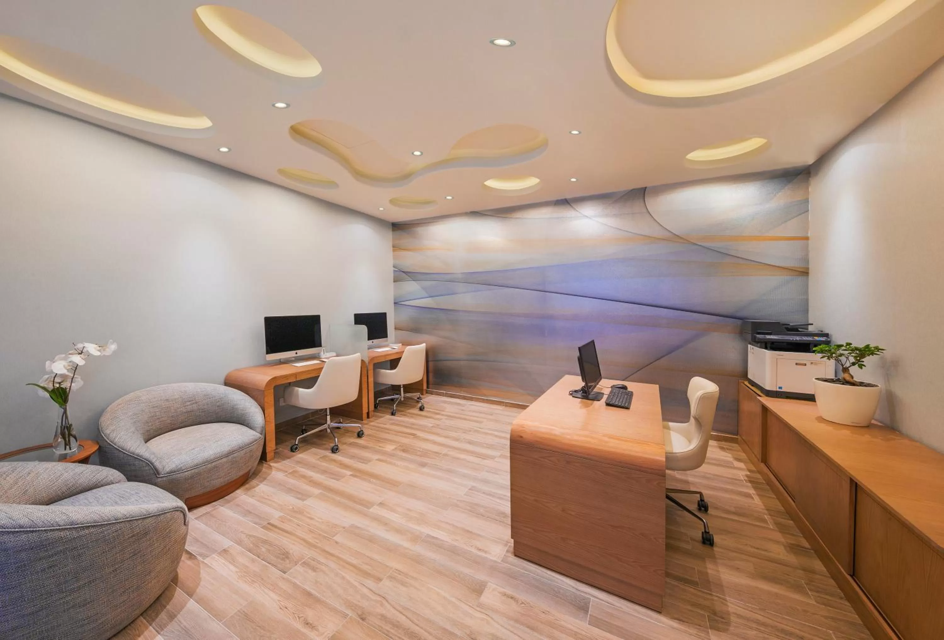 Business facilities in The Retreat Palm Dubai MGallery by Sofitel