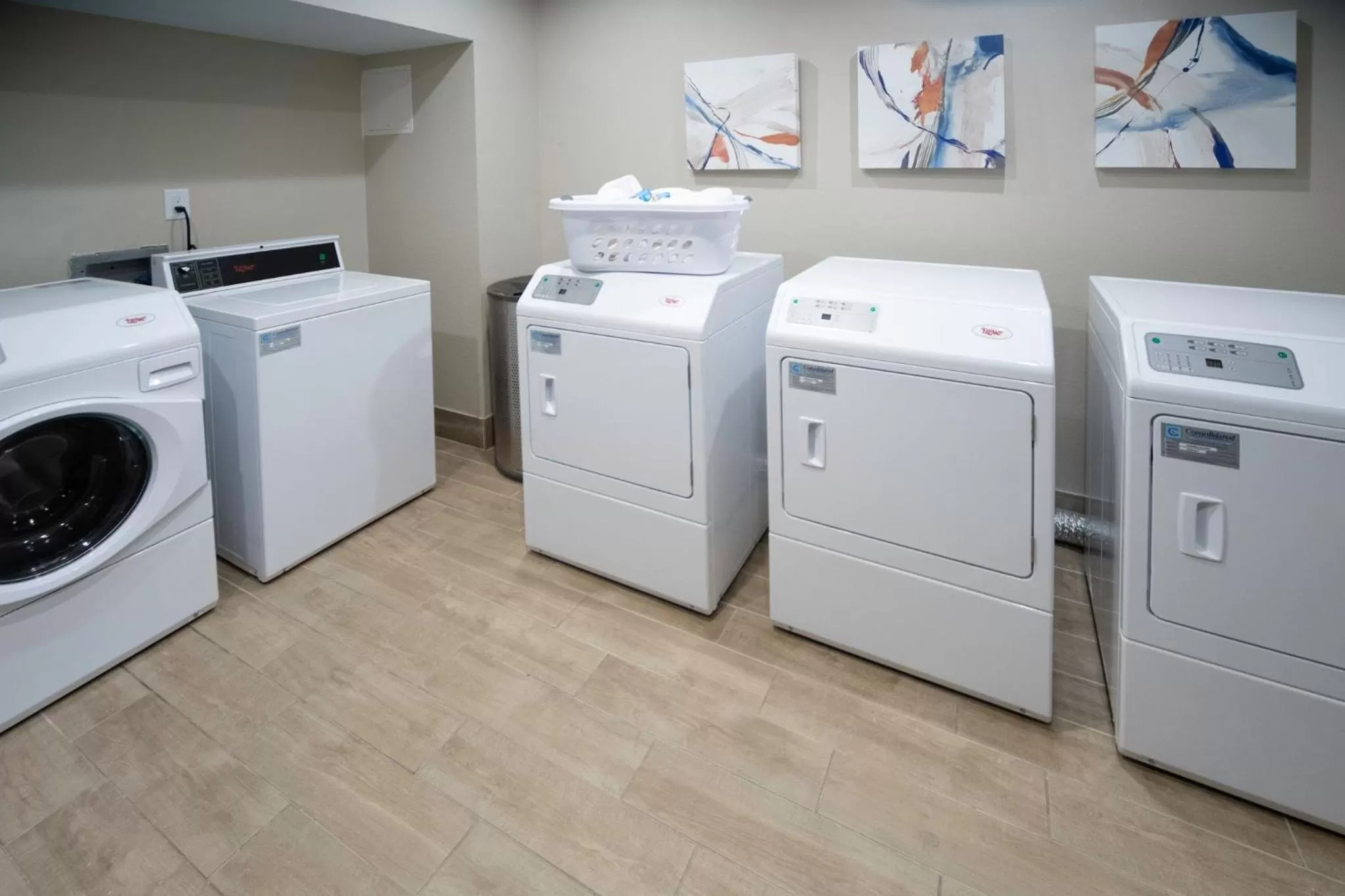 washing machine in Candlewood Suites Charleston – Mt. Pleasant by IHG