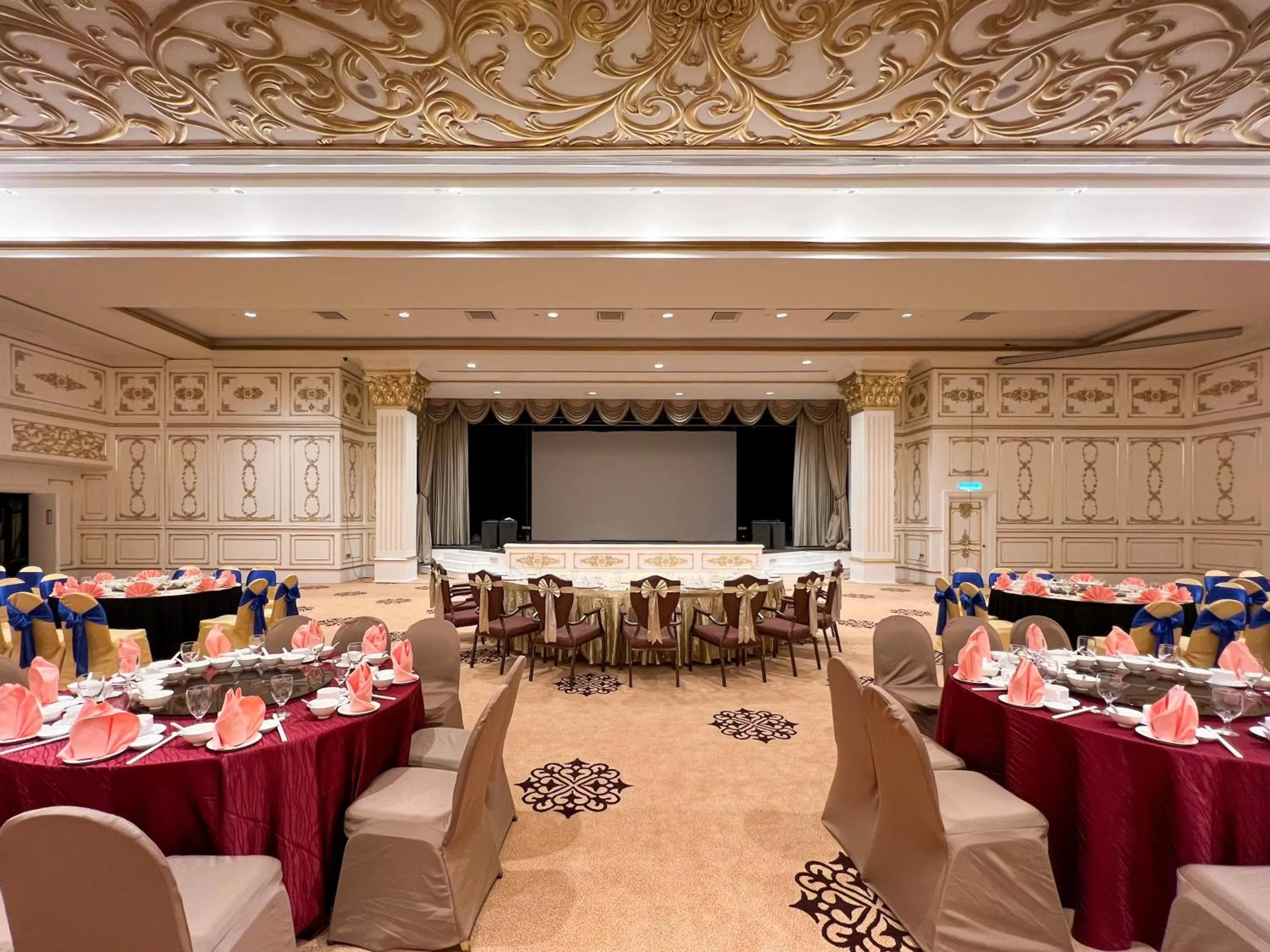 Puteri Wing - Riverside Majestic Hotel