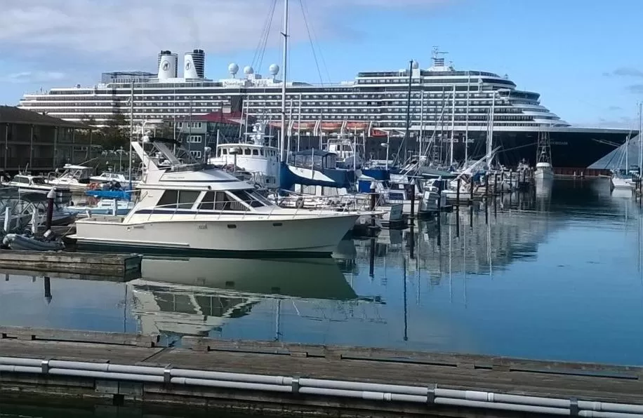River view in Astoria Riverwalk Inn