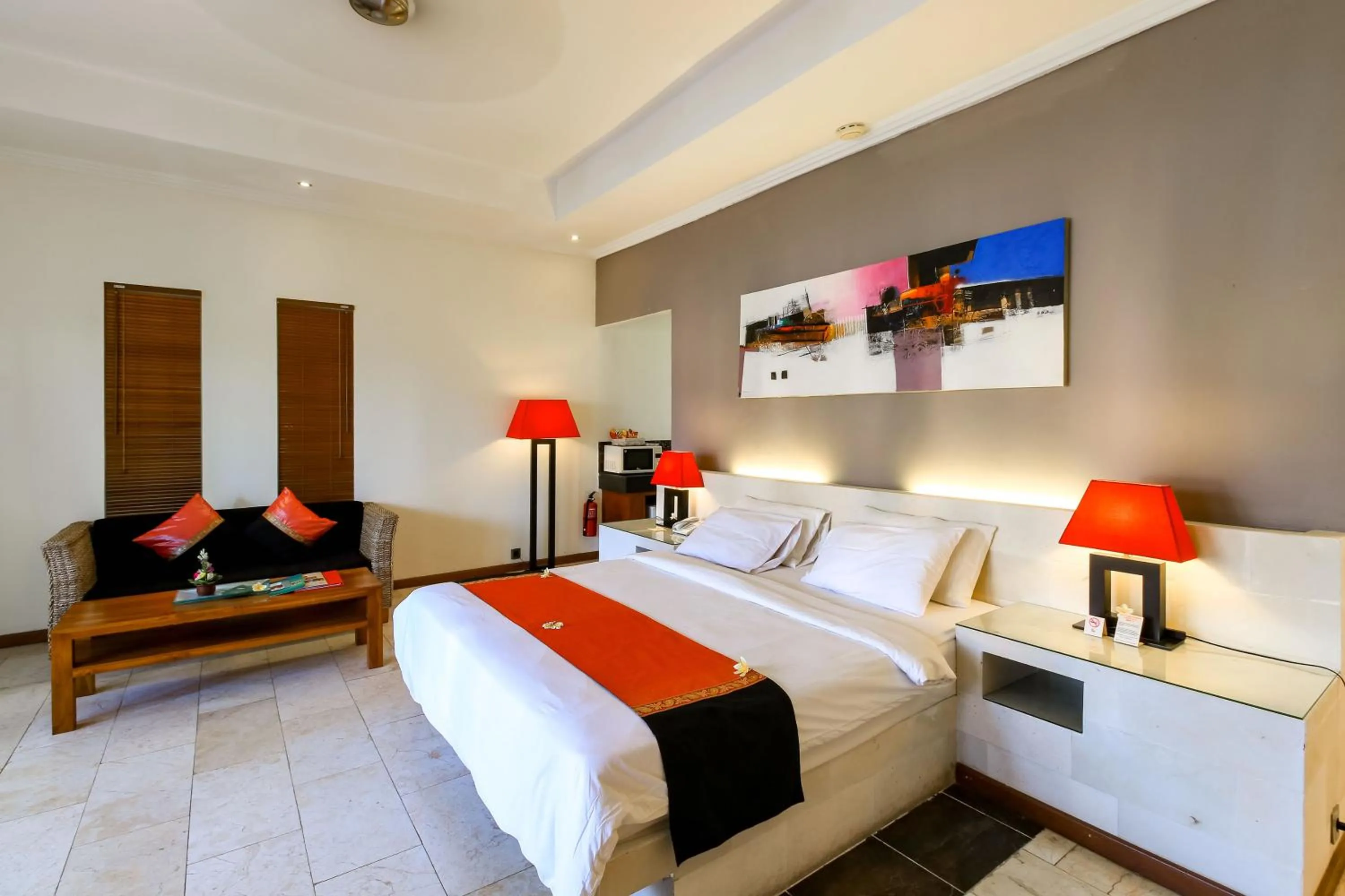 Bed in Aleesha Villas and Suites