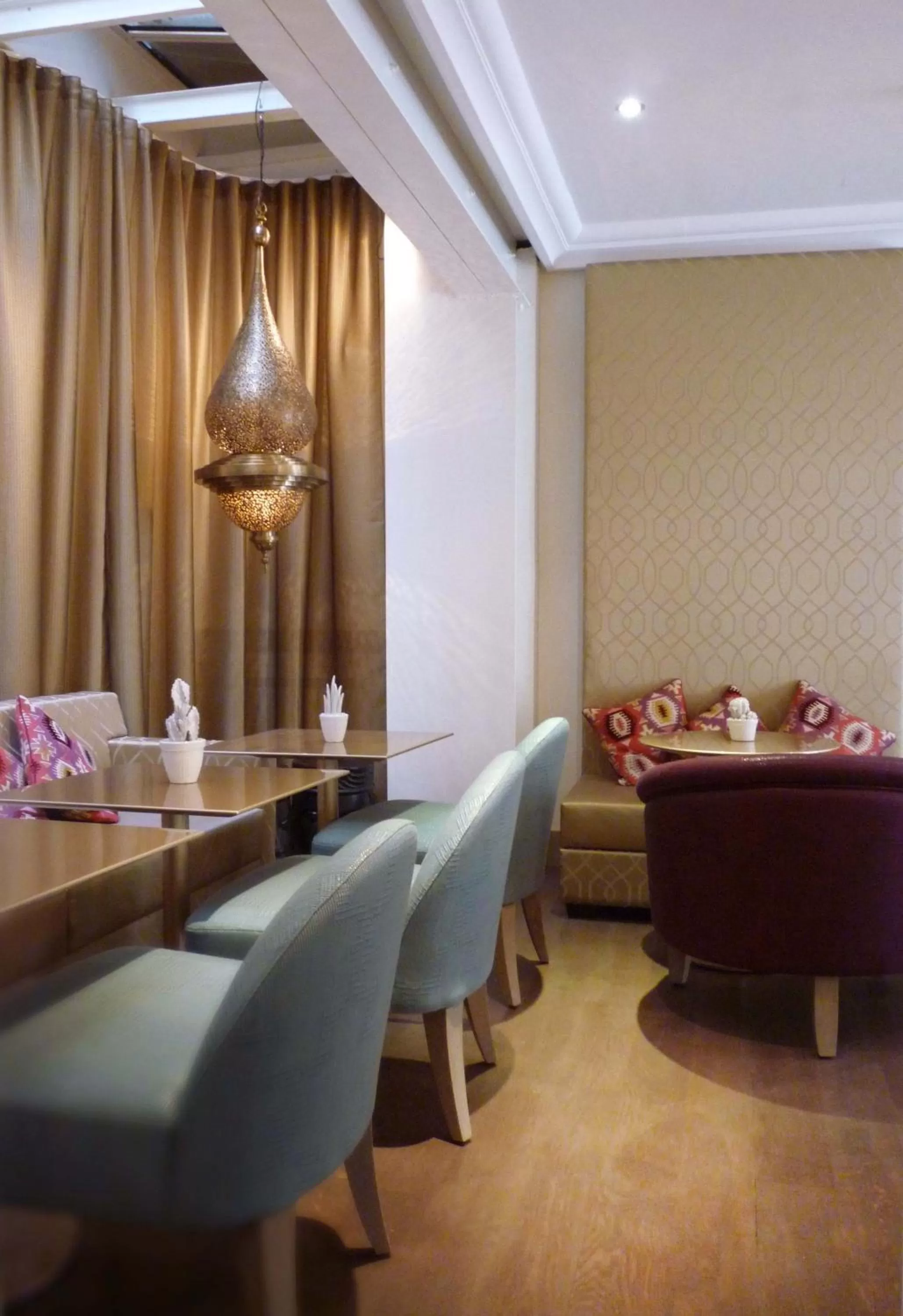 Lounge or bar in Hôtel Mayet