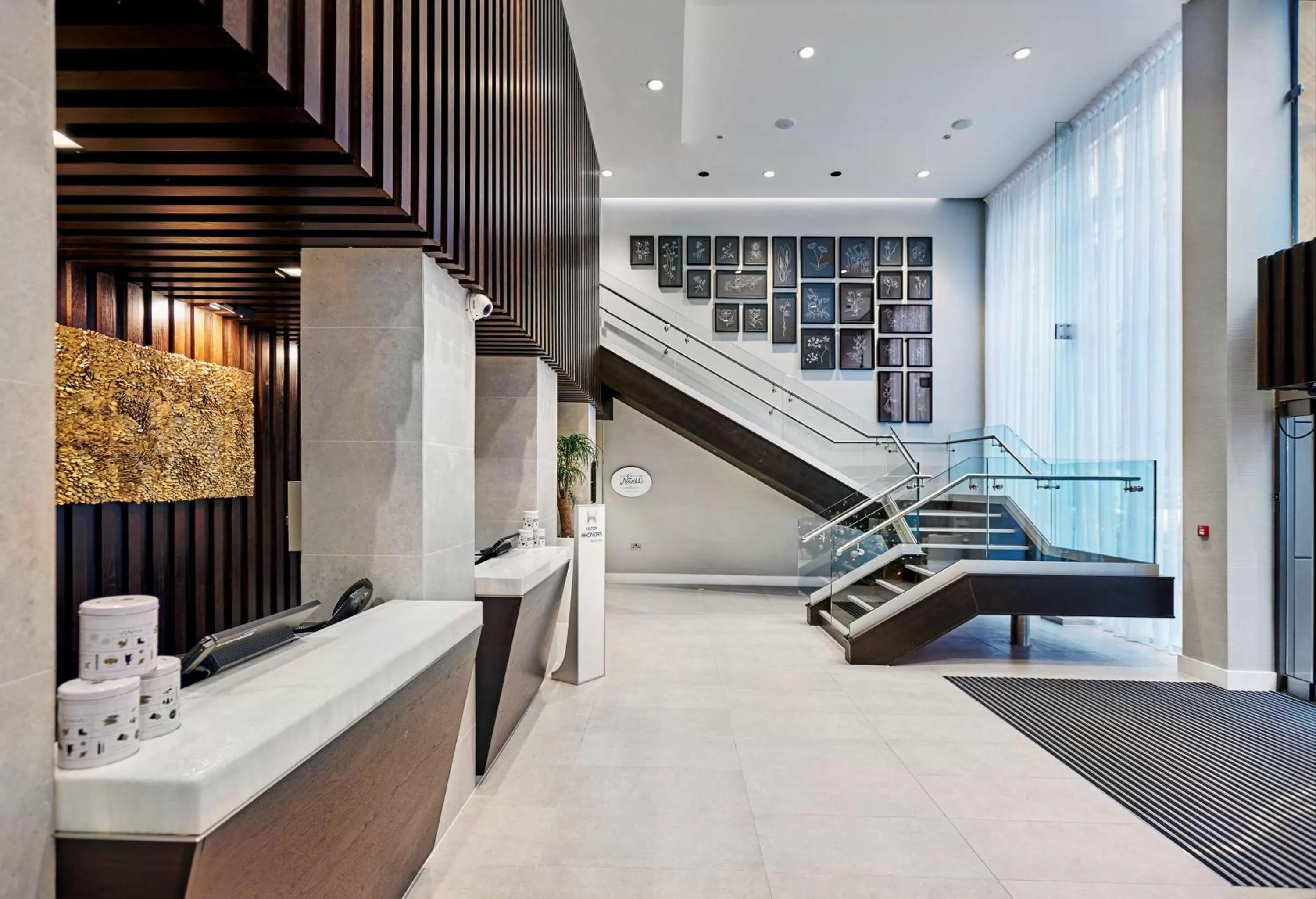 Lobby or reception in DoubleTree by Hilton Hotel & Spa Liverpool