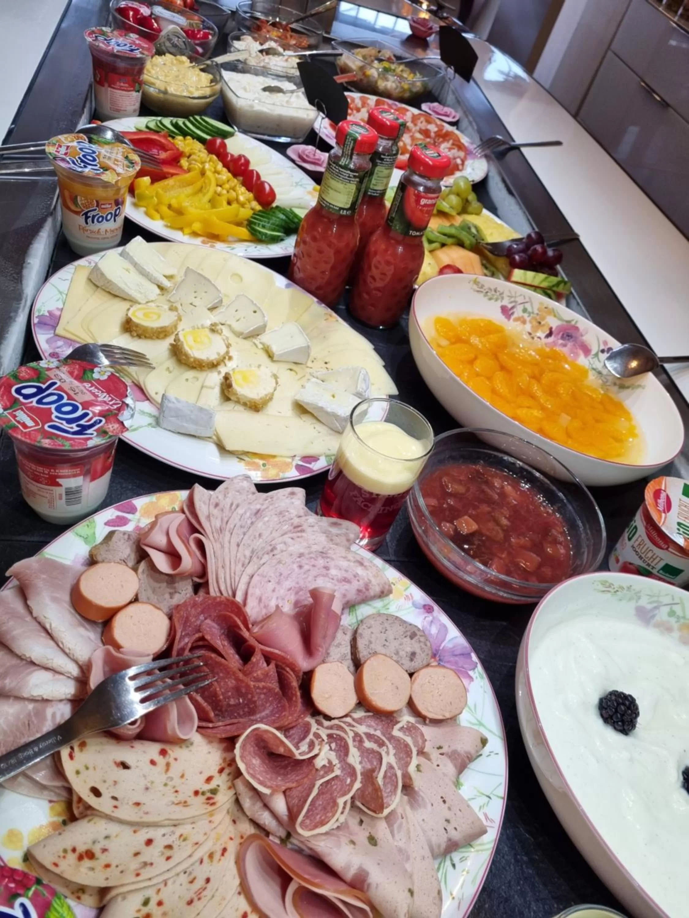 Breakfast in Hotel Waterkant