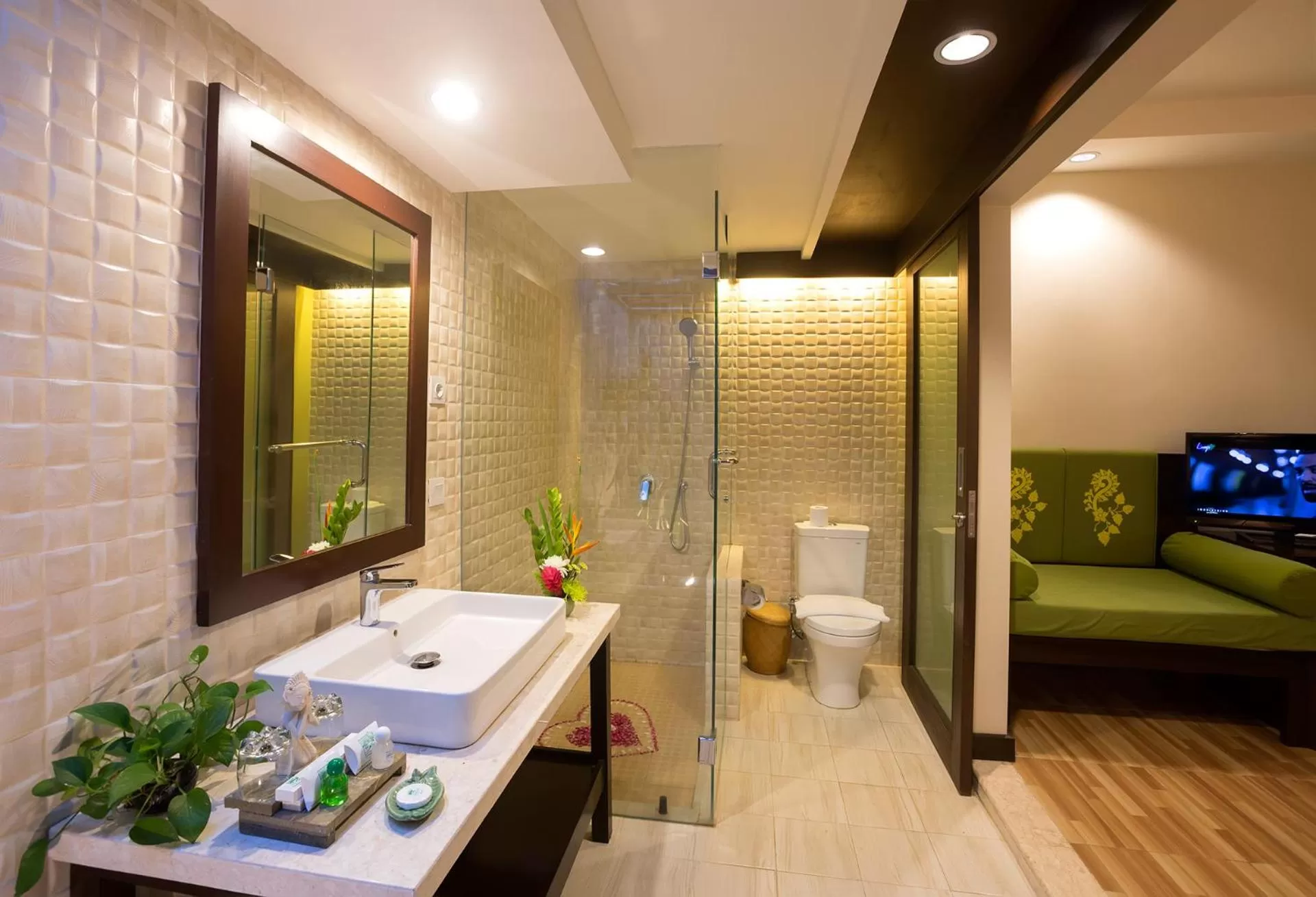 Shower in Ketapang Indah Hotel