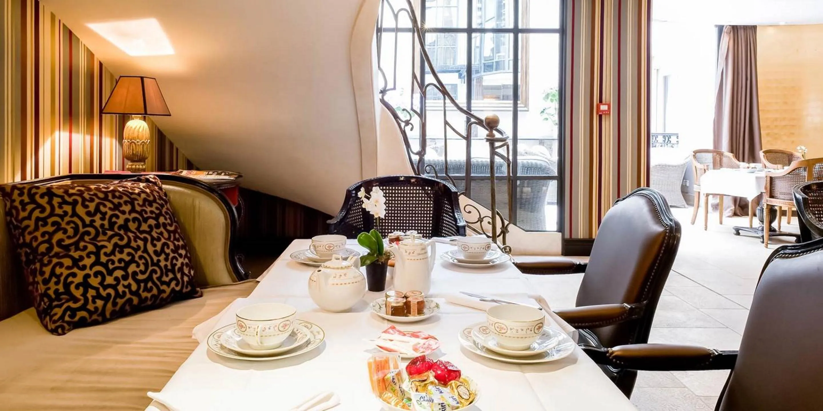 Buffet breakfast in Hôtel Chateaubriand