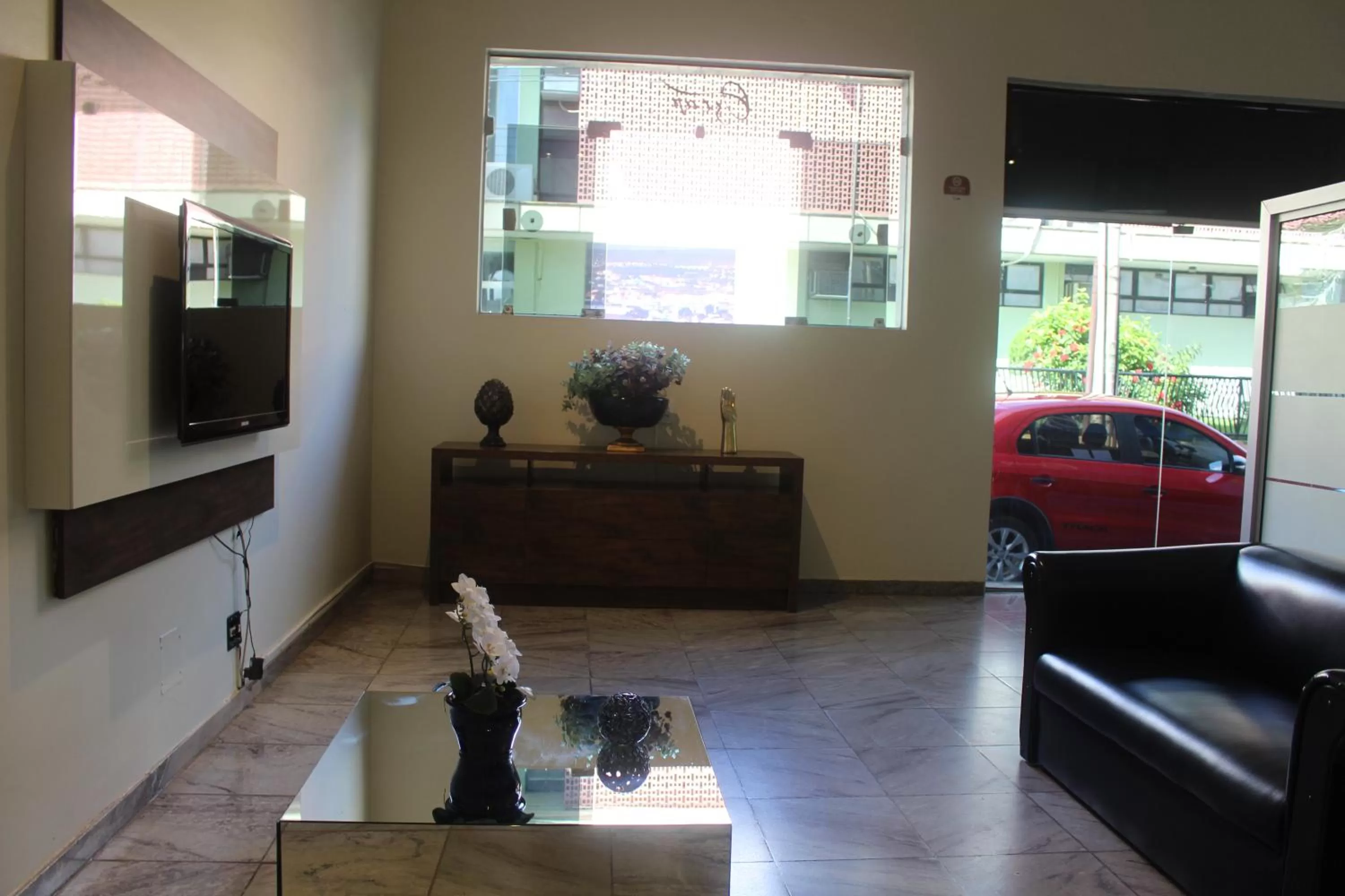 Seating area in Hotel Oscar Blue Montes Claros