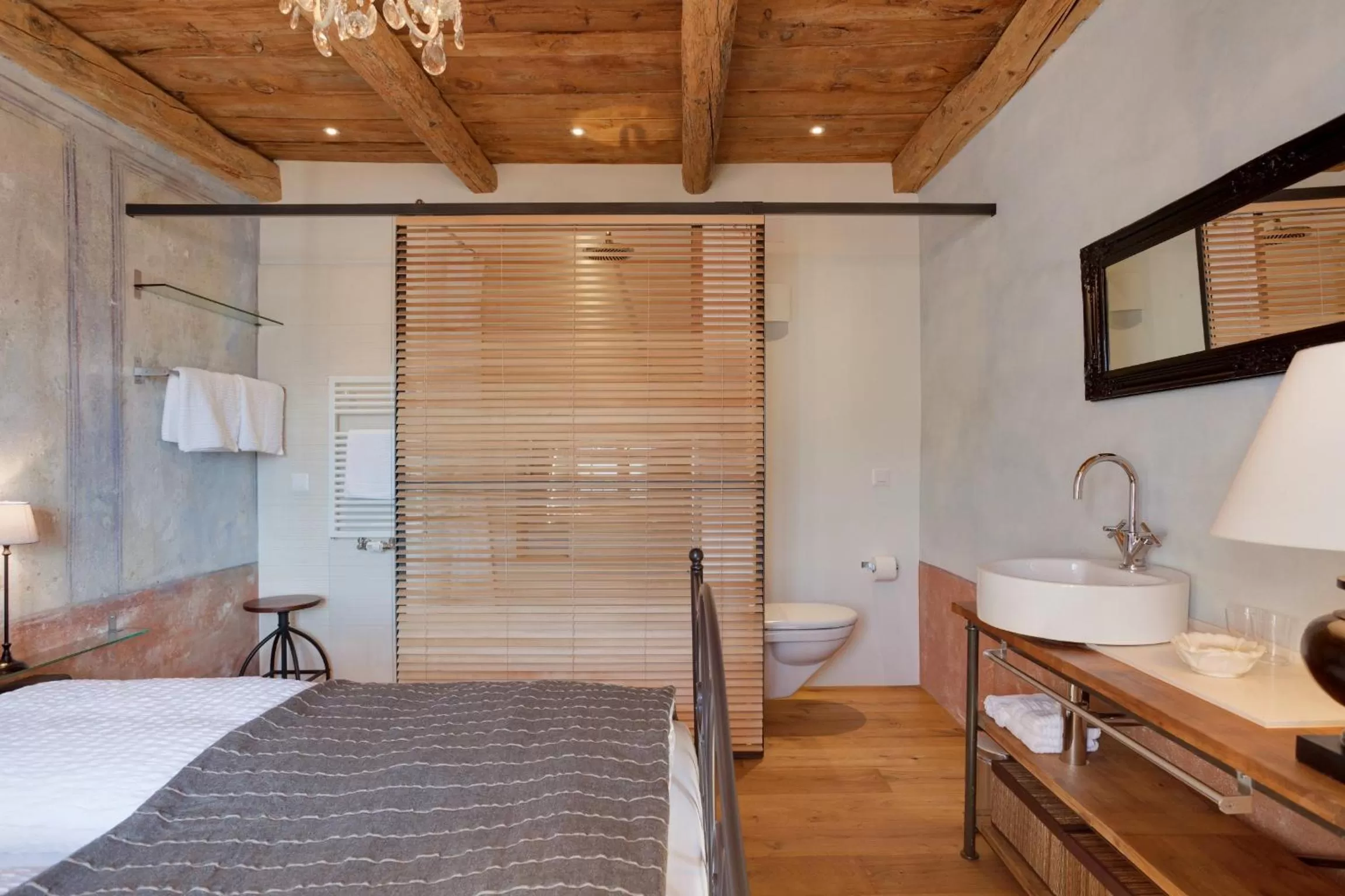 Shower in Case di Sotto, House & Breakfast