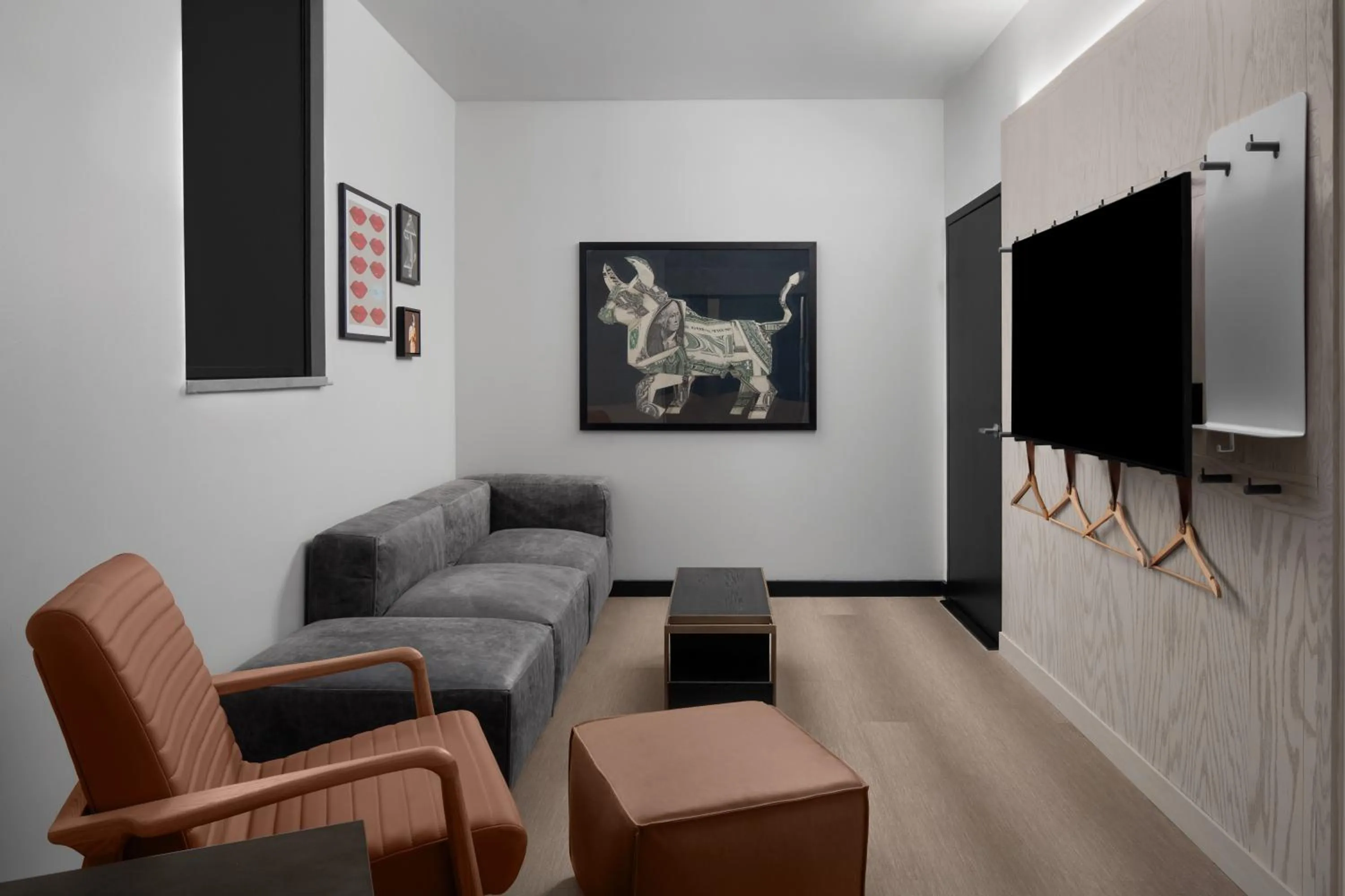 Living room in Moxy Houston Downtown