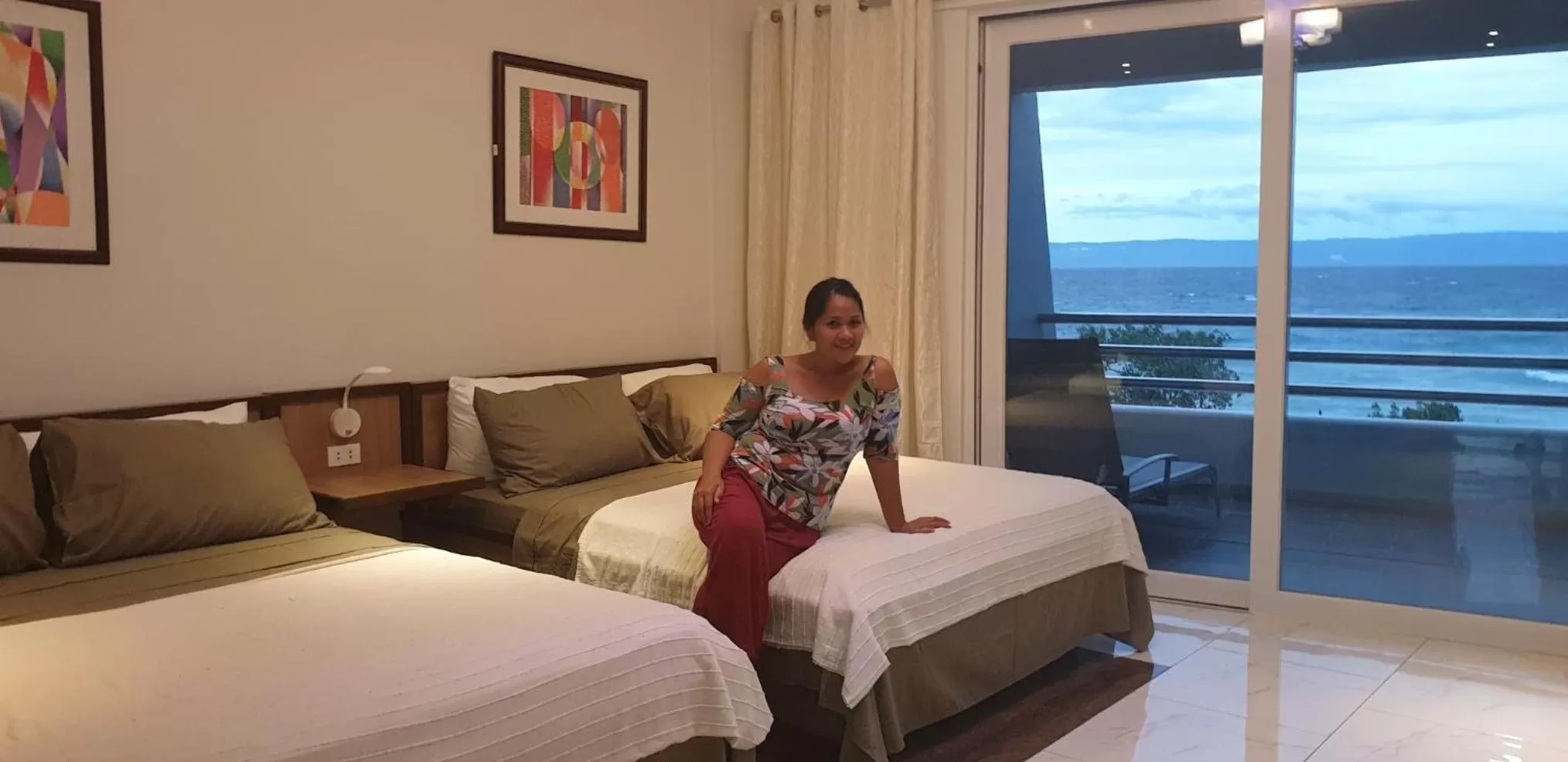 Sea view, Bed in Panglao Sea Resort - Tangnan