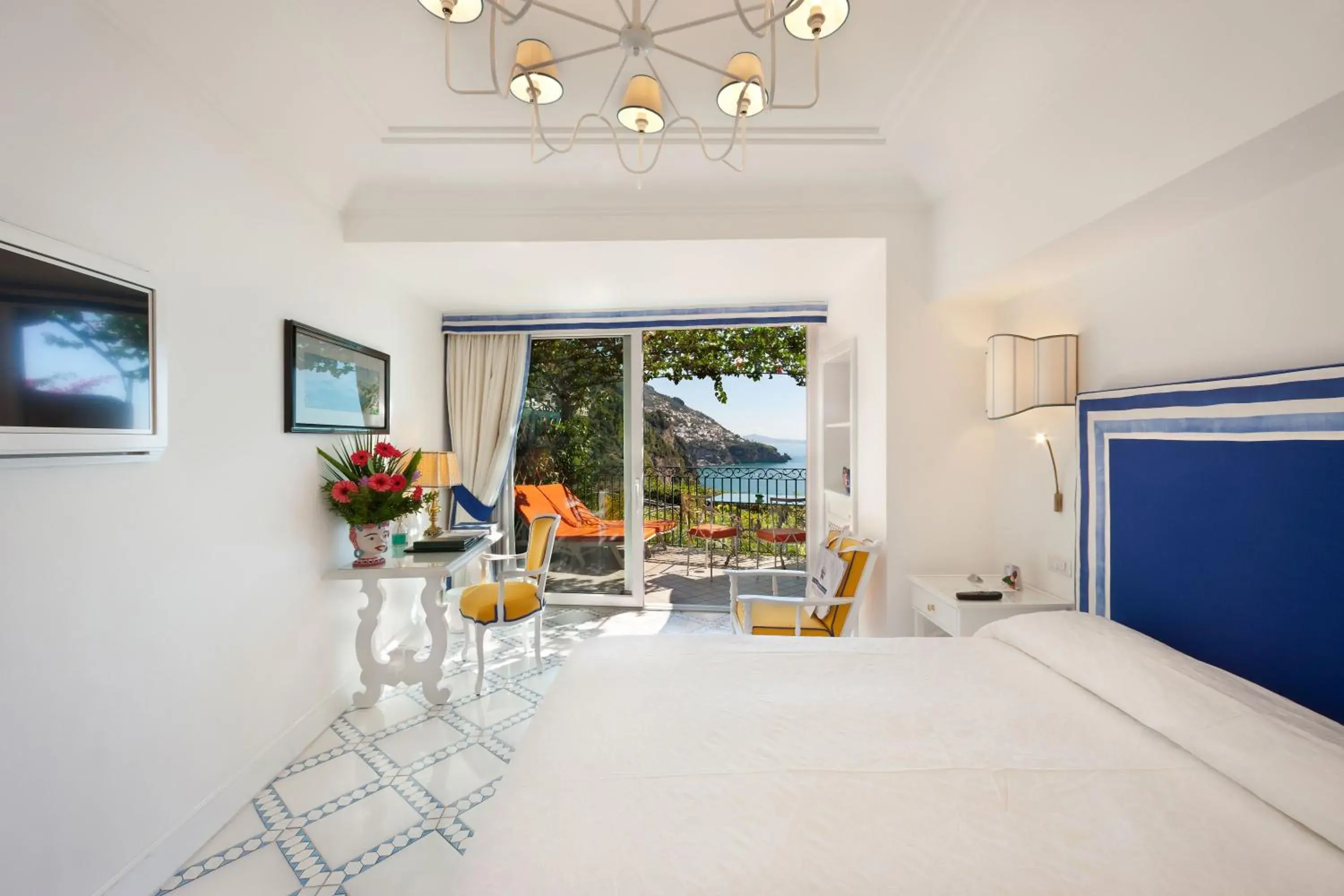 Classic Double or Twin Room with Terrace and Sea View in Il San Pietro di Positano Classic Double or Twin Room with Terrace and Sea View in Il San Pietro di Positano