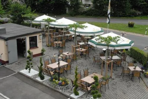 Restaurant/places to eat in Stumbergers Hotel - free parking -