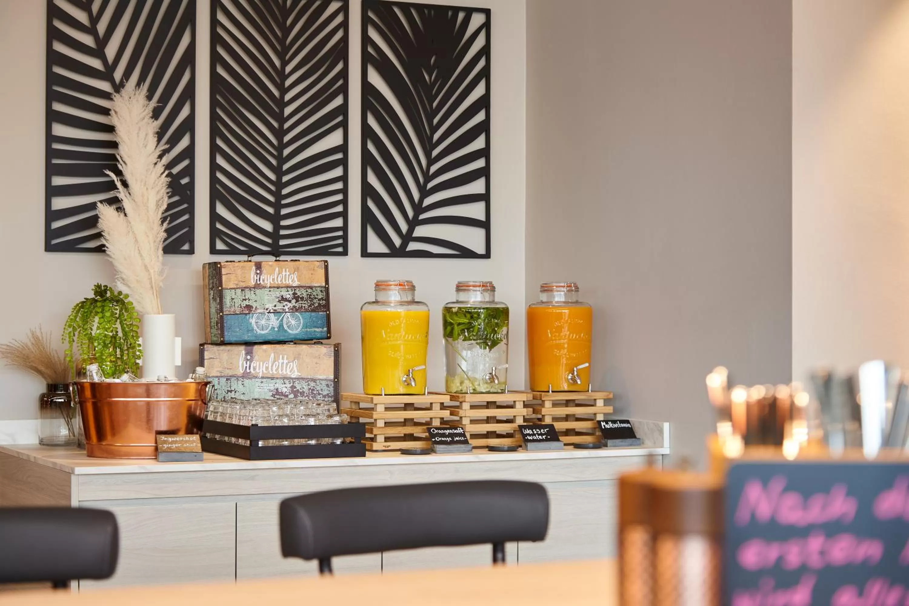 Food and drinks in Holiday Inn - the niu, Hub Dusseldorf Messe by IHG